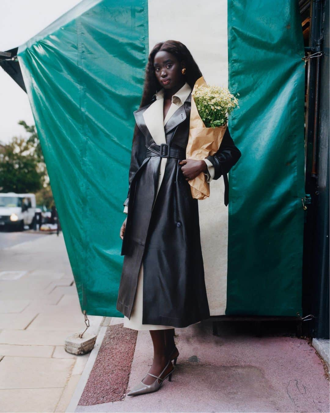 ネッタポルテのインスタグラム：「LAYERS LOADING: Try faux fur cocooning, and add an extra layer of luxury with @nourhammour_paris leather trench coat.  Tap the link in bio to shop at #NETAPORTER.」