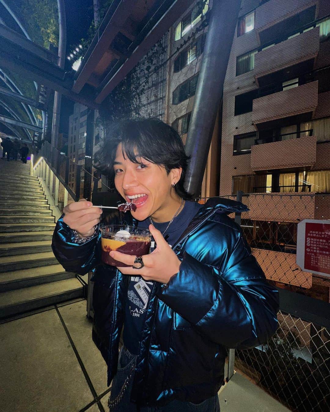 蓮池虎太郎さんのインスタグラム写真 - (蓮池虎太郎Instagram)「Acai Ball 😋  #アサイーボウル  #宮下パーク  @sunriseshackjapan」11月18日 23時51分 - official_kotaro2004