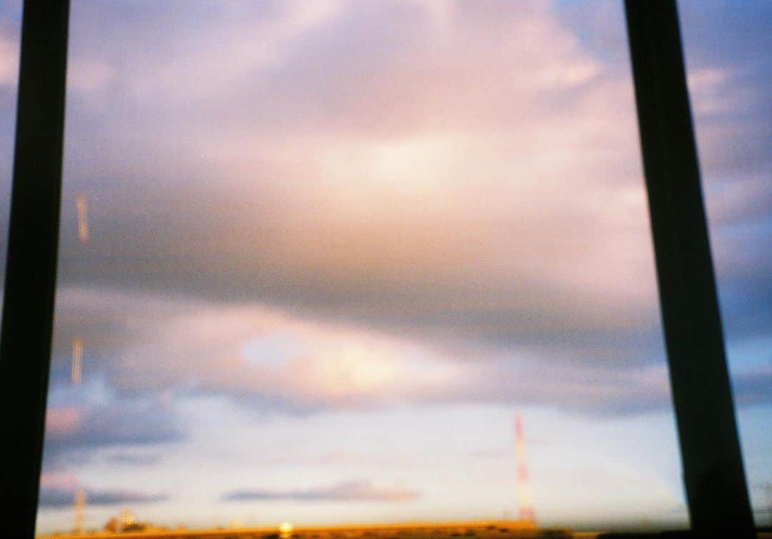 麻絵さんのインスタグラム写真 - (麻絵Instagram)「⛅️  #麻絵カメラ #フィルムカメラ」11月19日 0時11分 - asaesan