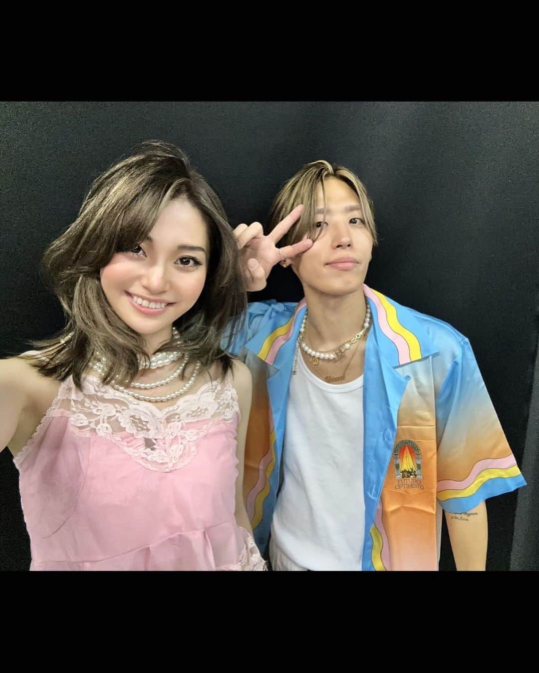 金谷鞠杏さんのインスタグラム写真 - (金谷鞠杏Instagram)「ーーーーーーーーーーーーーー Hi  ⁡ SHIMA LIVE HAIR SHOW 2023  【 EVOLUTION 】-11.14- ☁️⛱California LosAngeles “VENICE” scene🌴💕 ⁡ 大好きな @shima_official_account の hair showにモデルとして出演させていただきました！ ⁡ SHIMAにお世話になって6年くらい…！ アシスタント時代から知っている皆さんが、 スタイリストとしてステージに立って、 キラキラしてる姿を見て、 毎日たくさんかわいいヘアを研究して お客さんを幸せにして、 ヘアショー期間もいっぱい練習して、 この憧れのステージに立っているんだなぁって リスペクトと共に私も嬉しくなりました💗 ⁡ 今年で3回目の出演だった大好きなSHIMAのステージは、 私が初めてランウェイを歩いた思い出の場所でもあるので ほんとーーーーーに幸せでした🫶🏻 ⁡ LosAngeles店オープン決定もおめでとうございます🎀 ⁡ とっても可愛いヘアにしてくれた、 スーパースタイリスト南川( @sorato_minamikawa)さん キュートメイクをしてくれた野崎( @_kanon_hair )さん ありがとうございました☺️✨ ⁡ また出演させてもらえるように、 私も自分磨き頑張りますっ🫶🏻 ⁡ 妹のように可愛がってくださるSHIMAの皆様方、 いつもいつもありがとうございます♡ これからもよろしくお願いいたします🍑 ⁡ ⁡ #shima #hairshow #venice #california #losangeles #layer #highlight ⁡」11月19日 0時19分 - mariannu_official