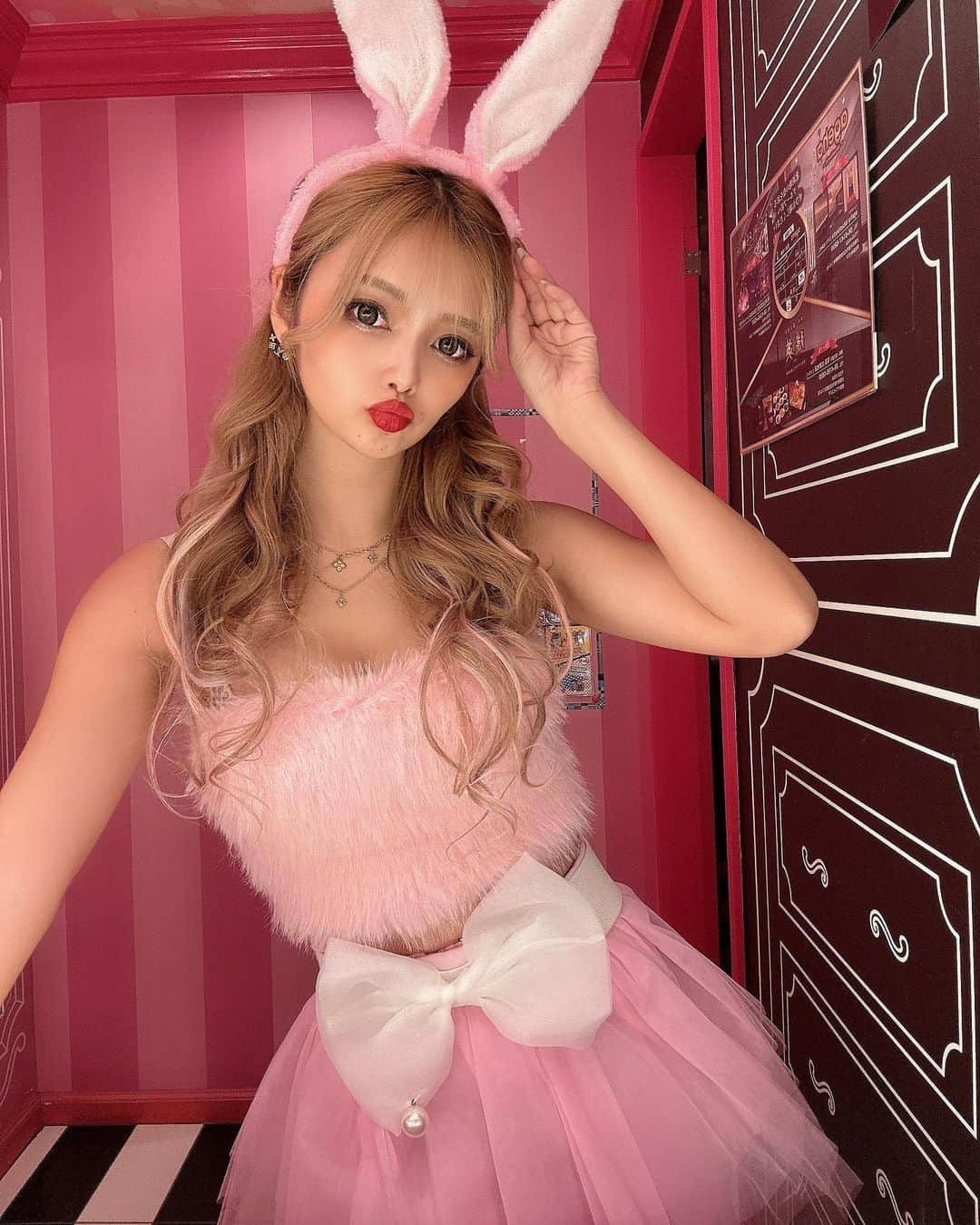 ゆうさんのインスタグラム写真 - (ゆうInstagram)「. ぜんぶしーんで揃えたうさぎ🐰 . #バーレスク #バーレスク大阪 #バーレスク大阪ゆう #北新地 #ギャル #水着ギャル #ダンサー #コスプレ #バニー」11月19日 0時38分 - yuu_burlesque