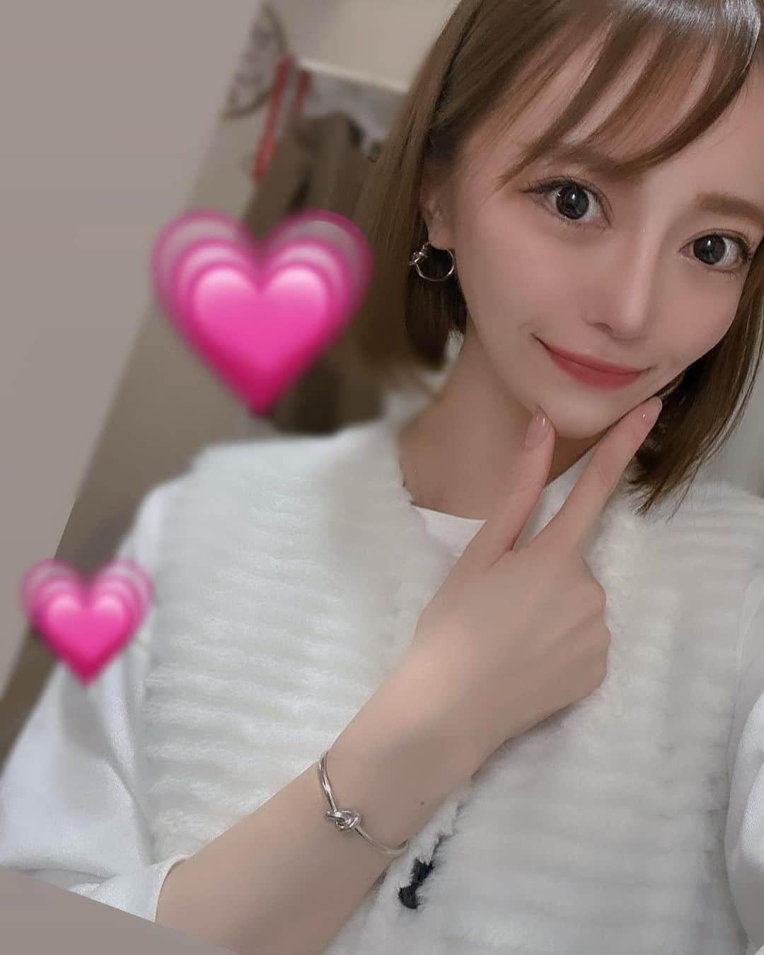 緒沢リオのインスタグラム：「また髪の毛短くなった🥱💗」