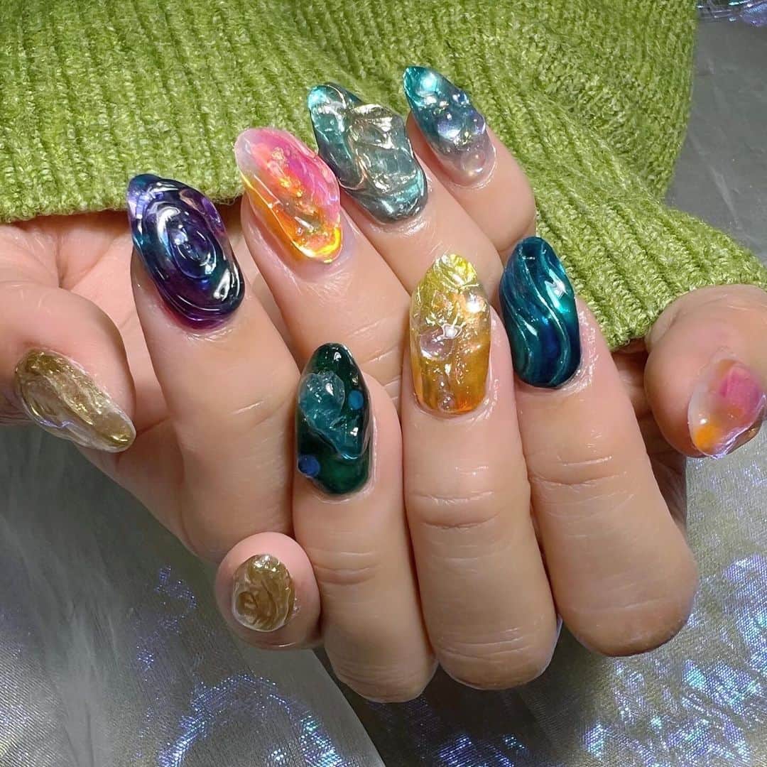 なかやまちえこのインスタグラム：「𝔐𝔦𝔩𝔩𝔢𝔯 𝔫𝔞𝔦𝔩𝔰.⠀ ⠀ @aldiousmarina さん⠀ デザインイメージをお伝えいただいて。⠀ ⠀ @aby_sharenail #nail #nails #nailart #ネイル #美甲 #ネイルアート  #japanesenailart #manucure #japanesenails #manicurist #gelnails #أظافر #네일아트 #미용  #เพ้นท์เล็บ #artedeuñas #เพ้นท์เล็บเจล #ジェルネイルデザイン #ネイルデザイン #nagelkunst  #ミラーネイル #mirrornails @pregel.jp  #pr」