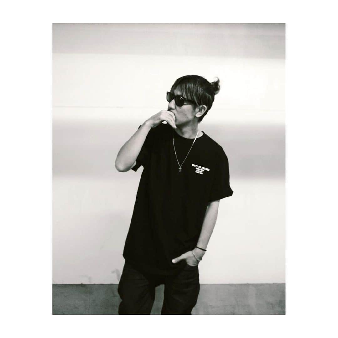 UZのインスタグラム：「本日18:00〜🤙  #STATEOFRHYMES #UZ」