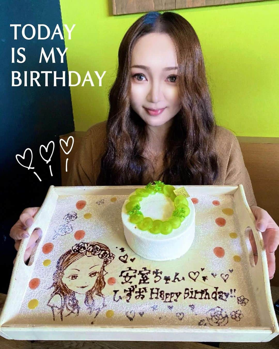 安室奈美恵　ファンアカウントさんのインスタグラム写真 - (安室奈美恵　ファンアカウントInstagram)「birthday🎂partyしてもらいました⸜❤︎⸝‍  安室ちゃんプレートめっちゃ可愛いかった😻 サプライズで店内に安室ちゃんの『BIRTHDAY』が流れてめっちゃ幸せでした😻🎈  今年の誕生日は安室ちゃんコラボのH＆Mニットで⸜❤︎⸝‍  いつもお祝いしてくれる友達に感謝🙏⸜❤︎⸝‍  みわちゃん🩵ゆかり🩵発熱でpartyには参加出来なかったけど支払いには参加してくれたなおみ‪‪ 💸🩵arigatou🩵  #安室奈美恵#安室ちゃん#namieamuro #amuronamie #アムコス#誕生日プレート #誕生日パーティー#birthdayparty #ありがとう🩵」11月19日 10時42分 - shizuka1119214