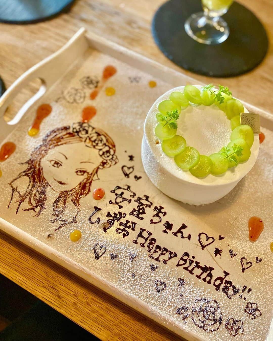 安室奈美恵　ファンアカウントさんのインスタグラム写真 - (安室奈美恵　ファンアカウントInstagram)「birthday🎂partyしてもらいました⸜❤︎⸝‍  安室ちゃんプレートめっちゃ可愛いかった😻 サプライズで店内に安室ちゃんの『BIRTHDAY』が流れてめっちゃ幸せでした😻🎈  今年の誕生日は安室ちゃんコラボのH＆Mニットで⸜❤︎⸝‍  いつもお祝いしてくれる友達に感謝🙏⸜❤︎⸝‍  みわちゃん🩵ゆかり🩵発熱でpartyには参加出来なかったけど支払いには参加してくれたなおみ‪‪ 💸🩵arigatou🩵  #安室奈美恵#安室ちゃん#namieamuro #amuronamie #アムコス#誕生日プレート #誕生日パーティー#birthdayparty #ありがとう🩵」11月19日 10時42分 - shizuka1119214