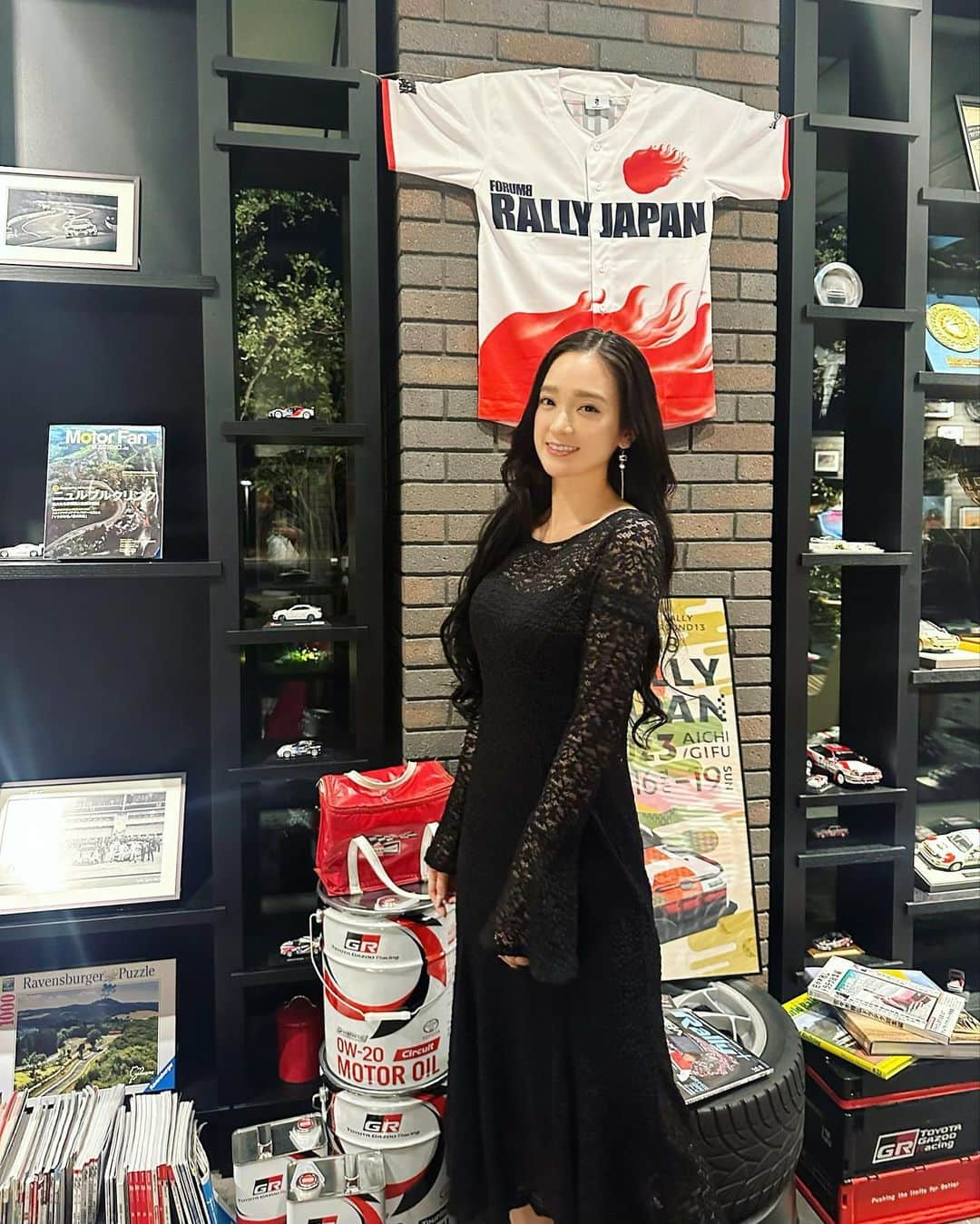 太田麻美さんのインスタグラム写真 - (太田麻美Instagram)「RALLY JAPAN 2023 最終日🏁 ラリージャパン盛り上がってますね❤️‍🔥 残すステージは早くも3ステージとなりました！ TOYOTAが日本で上位1-2-3-4獲得出来ますように✊🏻 応援してます📣🇯🇵  #rallyjapan #rally #toyotagazooracing #toyota #gazoolady #wrc #トヨタイムズ #ラリージャパン #トヨタ #ガズーレディ #世界ラリー選手権 #トヨタイムズで使っていいよ」11月19日 10時59分 - asami0523