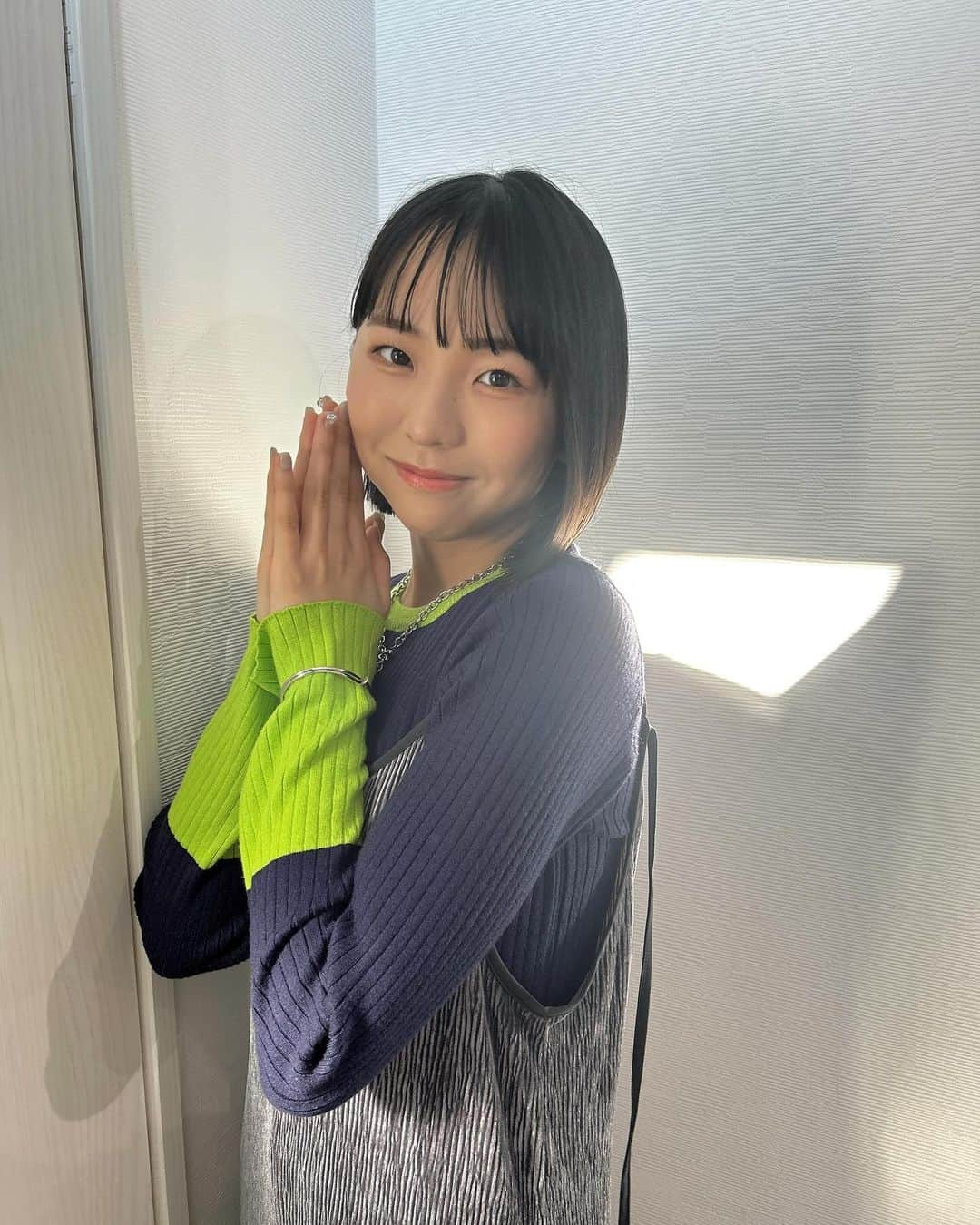 鍛治島彩さんのインスタグラム写真 - (鍛治島彩Instagram)「3rd EP #2回目の青春　発売中  #ジャケ写　#服　#かわいい」11月19日 10時57分 - aya_kajishima_uug2ki