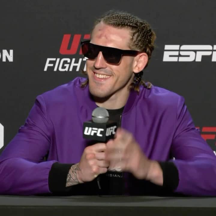 UFCのインスタグラム：「“Is this thing on?”   @B_Allen185, probs 🎤 #UFCVegas82」