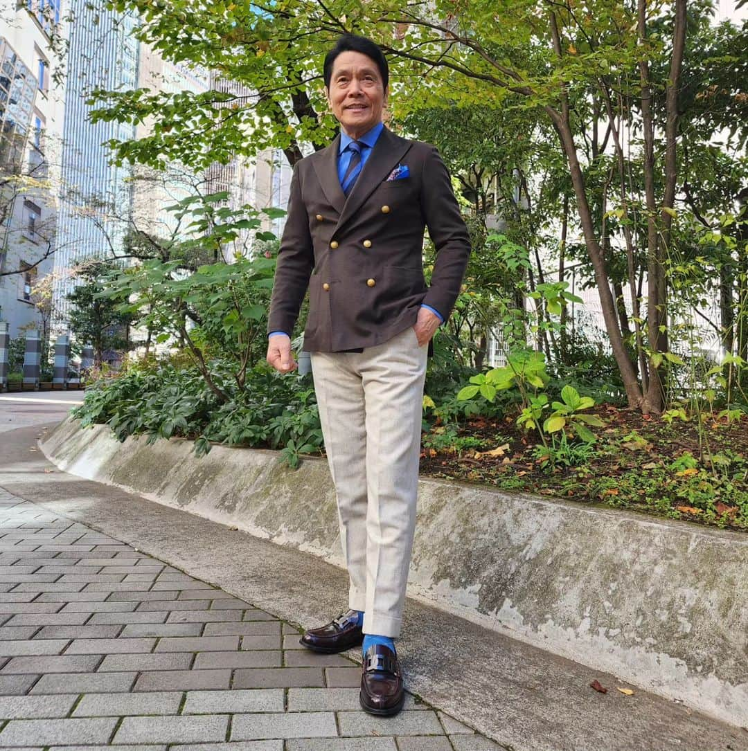 峰竜太のインスタグラム：「#アッコにおまかせ #jacket #tagliatore #tie #marinella #shirt #doihokosho #pants #vigano #shoes #tods」