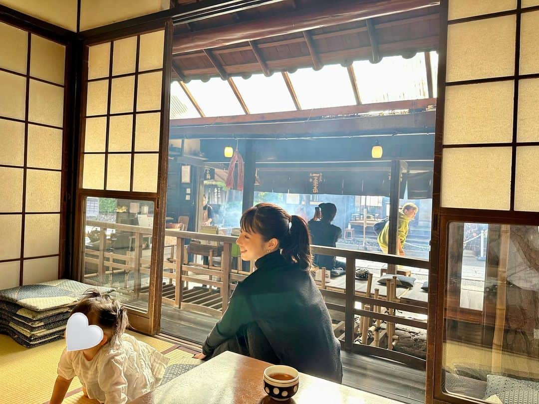 松本ゆいのインスタグラム：「あぶり餅🍡 #まつゆいと子供たち#まつゆいの日常#trip#kyoto#京都#まつゆいの旅行」