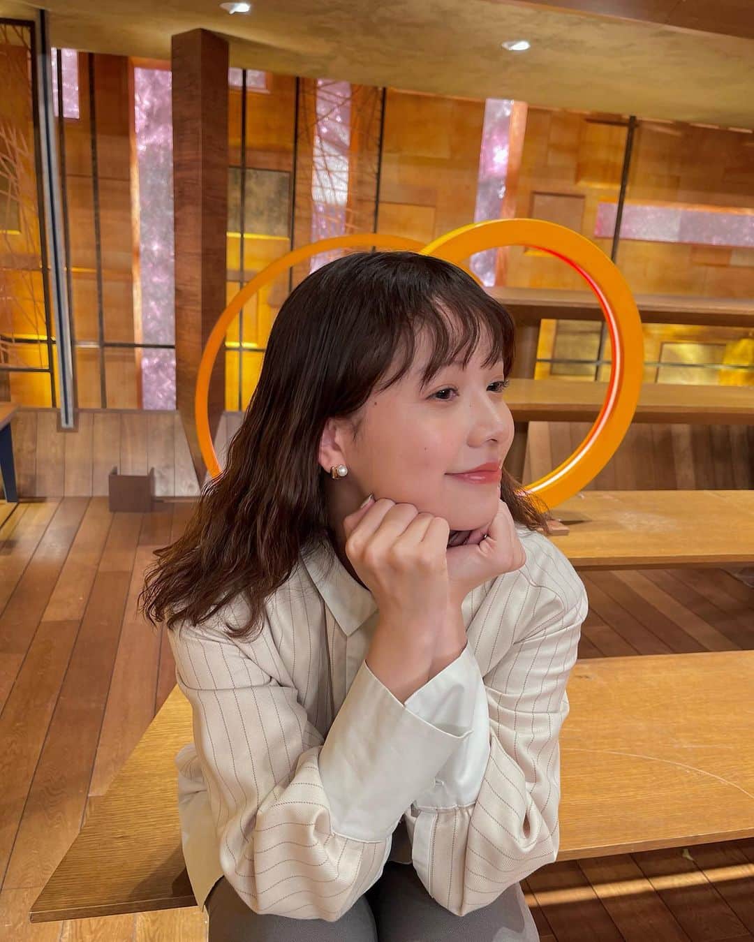 渡辺瑠海さんのインスタグラム写真 - (渡辺瑠海Instagram)「. 今日のサンステはいつもより遅いスタート。 よる10:30からの放送です🌙 今夜もよろしくお願いします😌  先週の衣装は @official_bluegreed   #サンステ #サンデーステーション」11月19日 11時30分 - rumi_watanabe_ex