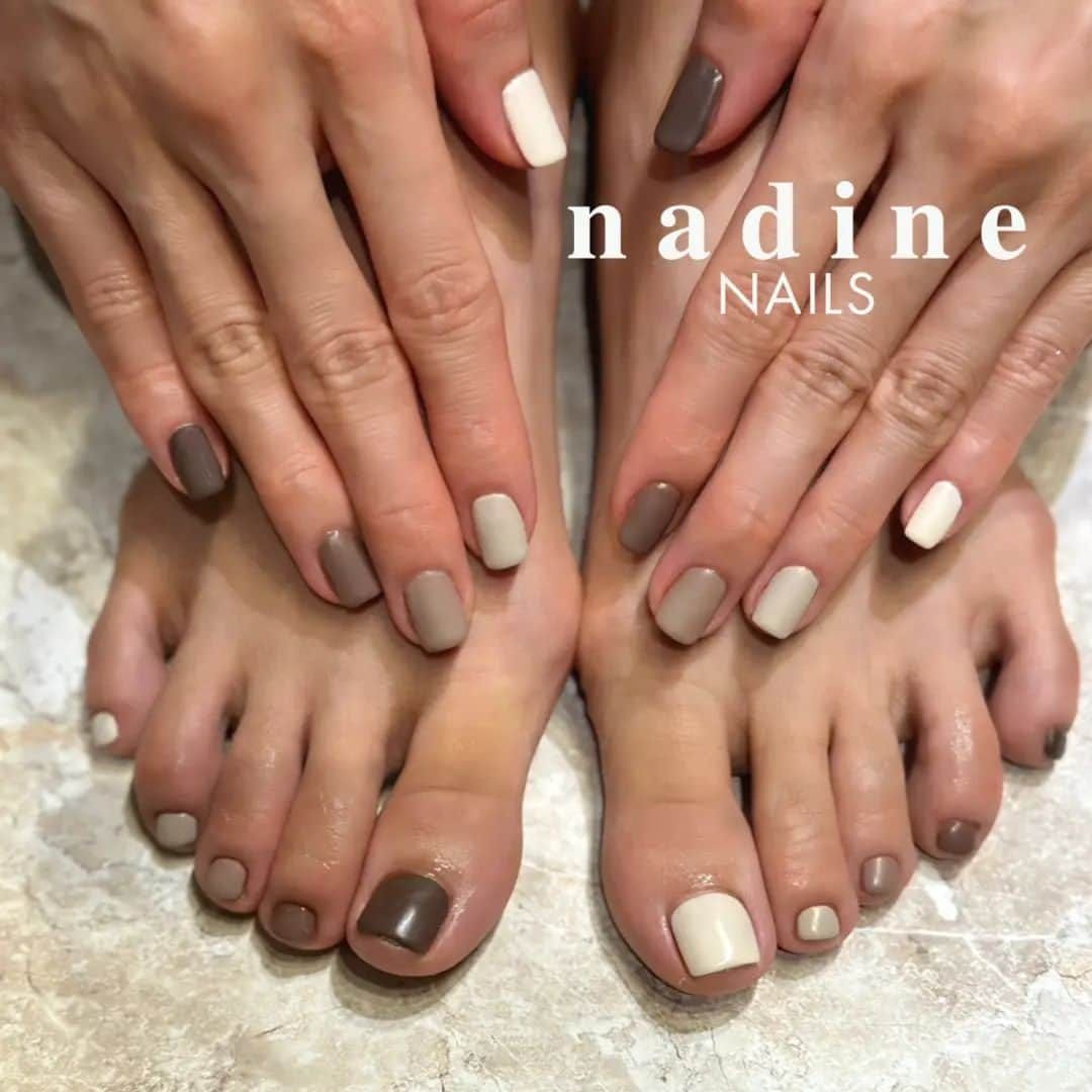 nadineNAILSのインスタグラム：「ブラウンカラーのグラデーション♡マット仕上げがオシャレでした😚  #nailart #nailstagram #nails #art #instnailstyle # #japanstyle  #originalnails #gold#silver#美甲 #gelnails #gel甲 #ニュアンスネイル#girlsfashion #ミラーネイル  #clearnails #フレンチネイル#リングネイル #ワンホンネイル#pedicure #スキニーフレンチネイル #秋色ネイル#マグネットネイル#グラデーションネイル#韓国ネイル#韓国コスメ#ホログラムネイル#クリアネイル#マットネイル  nailsheet @lavankomono」