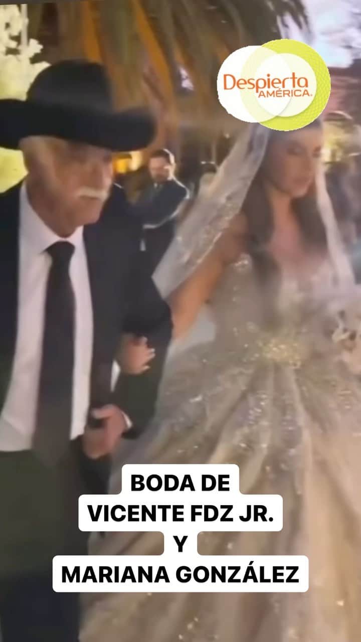 Despierta Americaのインスタグラム：「¡Ya son marido y mujer! @vicentefdzjr9  y @marianagp01 💍👰🏻‍♀️🤵🏻‍♂️」