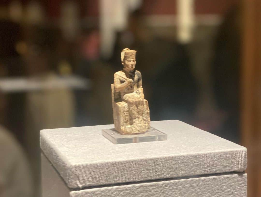 青山有紀さんのインスタグラム写真 - (青山有紀Instagram)「エジプト考古学博物館。ものすごい収蔵数！ 奥の方の暗い部屋で土偶を発見（9枚目） 我が家の"縄文のヴィーナス"土偶に似てた（10枚目）」11月19日 11時43分 - yukiaoya