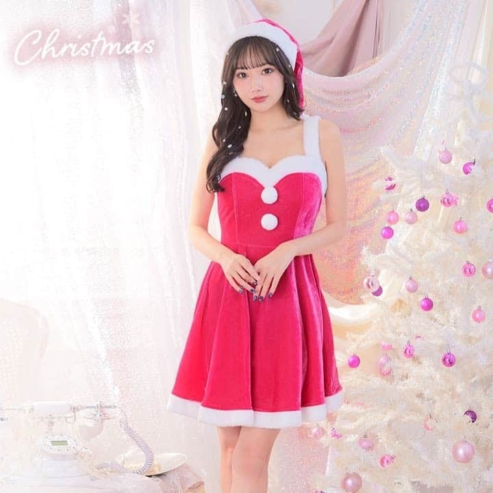 DazzyStoreさんのインスタグラム写真 - (DazzyStoreInstagram)「クリスマスが待ち遠しい⁉⁠ ⁠ 可愛いがあふれ出す⁠ ℂ𝕙𝕣𝕚𝕤𝕥𝕞𝕒𝕤 コーデ🎄🔔💖⁠ ⁠ #PyunA . さん着用 @⁠_000919_⁠ ･･････････････････････････････････⁠ 🏷ベロアAラインワンピースサンタコスチューム⁠ Price：¥4,378(tax in)⁠ Color：WINE RED / BLACK⁠ / PINK⁠ 商品No.🔍 : fm7d001⁠ ⁠ スタイルアップ抜群なAラインがキュート♡⁠ ハイウエストワンピースのサンタコスチューム🎅⁠ 背中見せのカットアウトでほんのり色気もプラス✨⁠ ⁠ワンピース、サンタ帽のセット。⁠ ･･････････････････････････････････⁠ 　⁠ プロフィールのURLから⁠ オンラインショップをチェックしてね👆⁠ ▽　▽　▽　▽⁠ @dazzy_official⁠ 　⁠ ⁠⁠\\モニターキャンペーン//⁠ ポンチョ&Aラインワンピースクリスマスコスチューム⁠ がもらえる⁠モニター企画を開催中♡⁠ ⁠ 詳しくは11月16日の投稿をチェック👆⁠ 　⁠ ⁠／⁠ ⁠ dazzyドレスの着用写真を　⁠ ⁠#dazzyme をつけて投稿すると⁠ dazzy公式HPで紹介されるかも･･･？🫧♩⁠ ＼⁠　　　⁠ 　⁠ ───────────────────⁠───────⁠ #dazzy #dazzystore #通販 #ドレス #キャバ⁠ #キャバ嬢ドレス #キャバ嬢 #水商売 #夜職⁠ #ニュークラブ #クラブ #ナイトワーク⁠ #カラコン #コスメ #GRACIANA ⁠ #モニターキャンペーン #モニター企画 ⁠ #懸賞 #キャバ嬢コーデ #キャバ嬢life⁠ #華奢 #セクシーコーデ #大人可愛い⁠ #クリスマスコーデ #サンタコスチューム⁠ #パーティーコーデ #サンタコス」11月19日 12時00分 - dazzy_official
