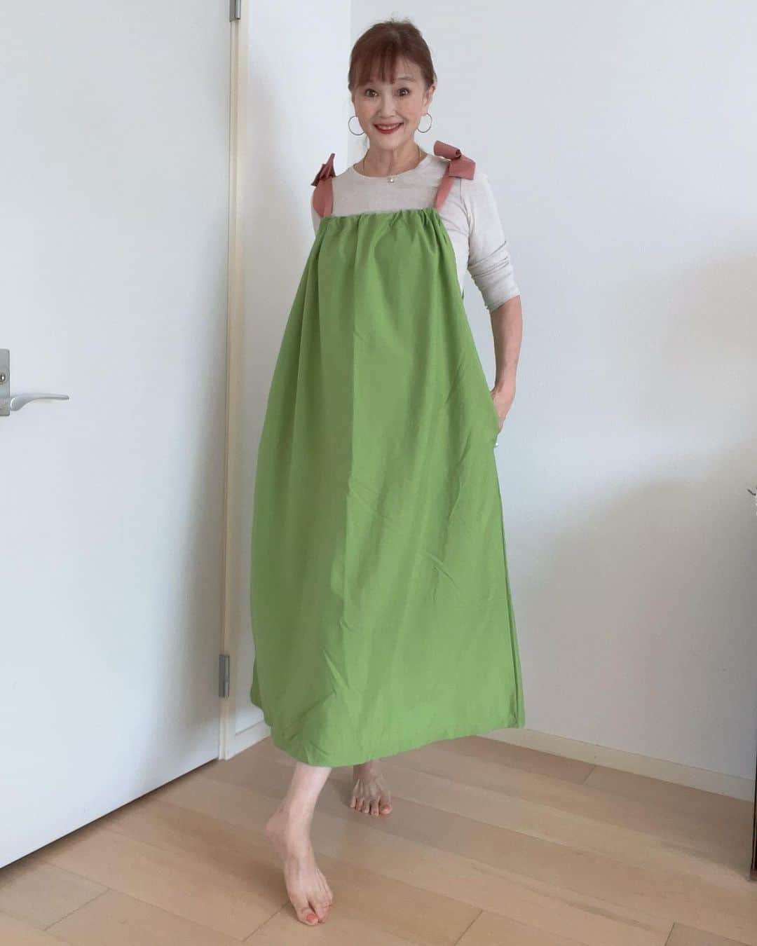 高見恭子さんのインスタグラム写真 - (高見恭子Instagram)「さあ、ビタミンを摂るように楽しいcolorを着よう  #green #greencolor  #vitamincolor  #colorful  #fashion #fashionphoto  #fashionstyle  #maxidress  #ribbondress #ribbon  #lifeisbeautiful」11月19日 11時56分 - takami_kyoko