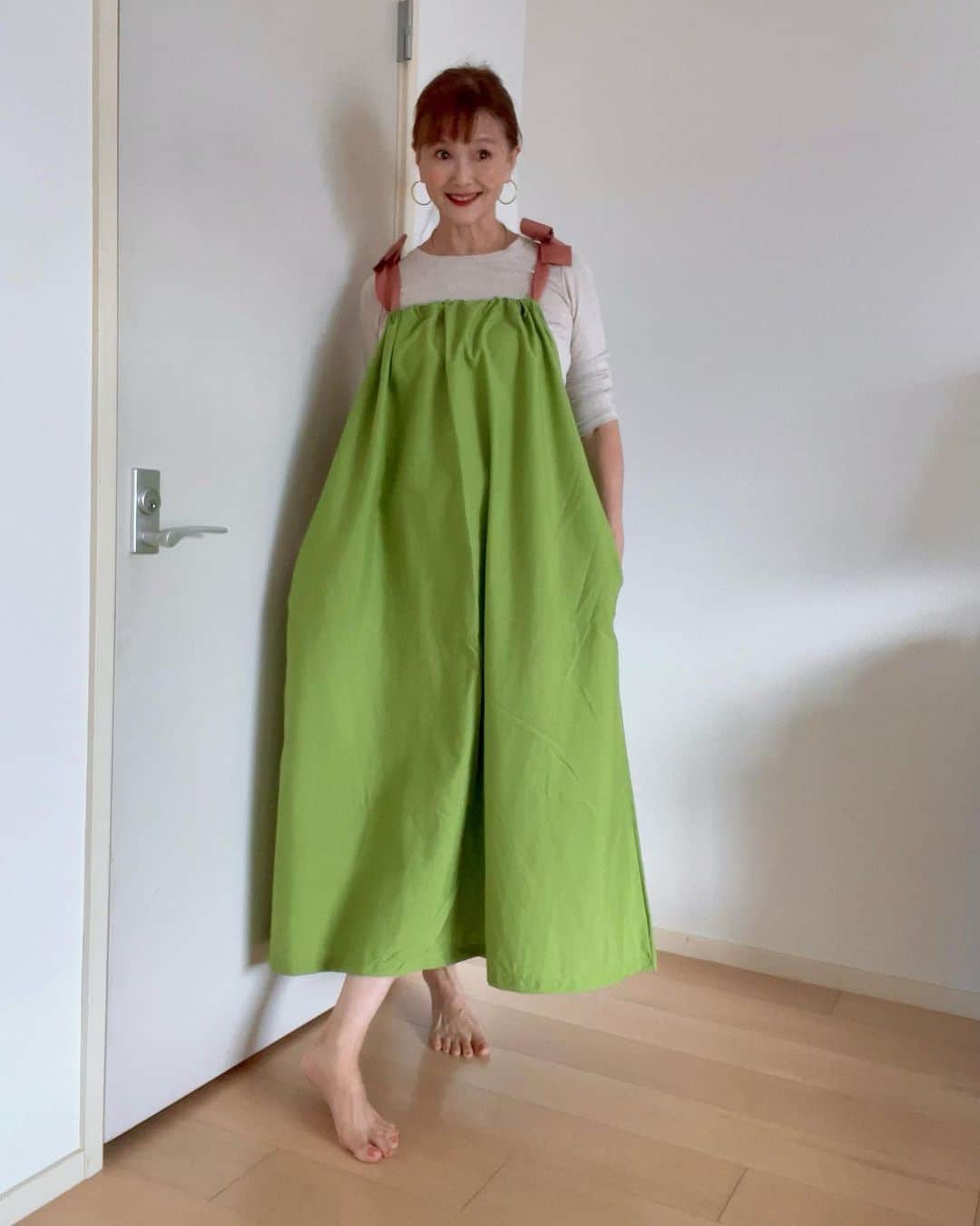 高見恭子さんのインスタグラム写真 - (高見恭子Instagram)「さあ、ビタミンを摂るように楽しいcolorを着よう  #green #greencolor  #vitamincolor  #colorful  #fashion #fashionphoto  #fashionstyle  #maxidress  #ribbondress #ribbon  #lifeisbeautiful」11月19日 11時56分 - takami_kyoko