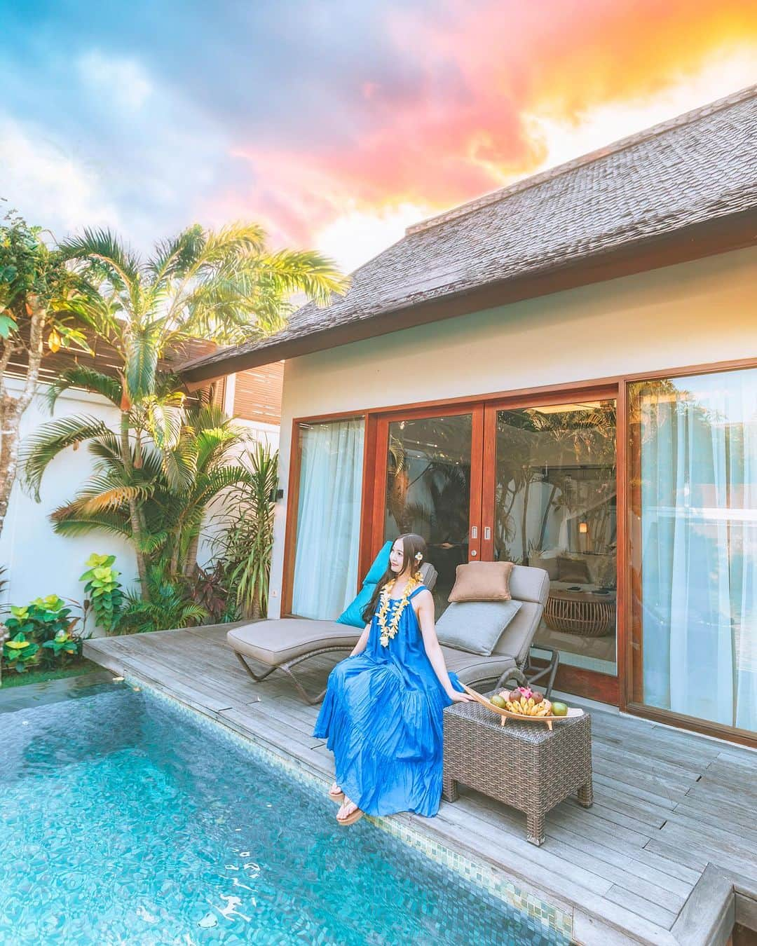 ももせゆきのインスタグラム：「Bali trip🇮🇩✈️ location📍The Samaya Seminyak Bali  ここのヴィラは広くて快適すぎて1人ではもったいないくらい素敵でした✨️ 次は誰かと一緒に泊まりたいな✈️👜 2枚目のバッグはホテルオリジナルのものでプレゼントされるのでお土産に持ち帰りました♥️ ホテル内のSPAもスタッフのお姉さんのマッサージが上手すぎて旅の疲れが取れました✨️ ・ ・ 🏷 #thesamayaseminyak#balivilla  #Bali #バリ島#バリ島観光 #バリ島旅行 #Balitrip #Balitravel #Balidestination #Indonesiatravel #visitbali #travelphotography  #instabali #explorebali #voyageusesolo #海外旅行 #海外旅行好きな人と繋がりたい  #genic_mag #retrip_global   #カメラ女子 #カメラ好きな人と繋がりたい  #ファインダー越しの私の世界  #女子旅 #タビジョ #travelblogger」