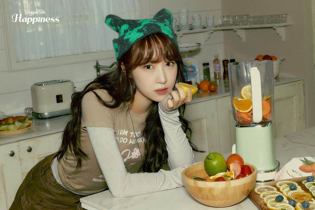 宇宙少女さんのインスタグラム写真 - (宇宙少女Instagram)「우주소녀(WJSN) 2024 SEASON’S GREETINGS [Recipe For Happiness] CONCEPT PHOTO #수빈 #SOOBIN  🧁 PRE-ORDER : 2023.11.20 (MON) 4PM 🧁 RELEASE : 2023.12.29 (FRI)  #우주소녀 #WJSN #2024SEASONSGREETINGS」11月19日 12時00分 - wjsn_cosmic