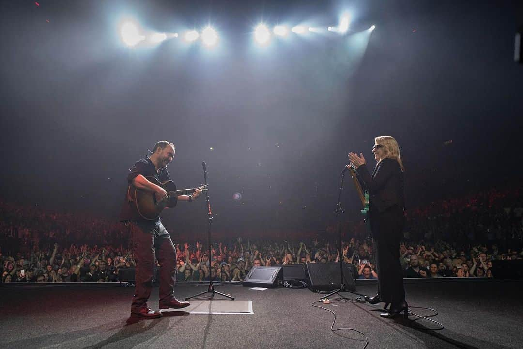 テデスキ・トラックス・バンドさんのインスタグラム写真 - (テデスキ・トラックス・バンドInstagram)「Always great catching up with @davematthewsband Thanks for having us last night at @thegarden  📸 @sanjaysuchak / @taylorehill」11月19日 3時12分 - derekandsusan