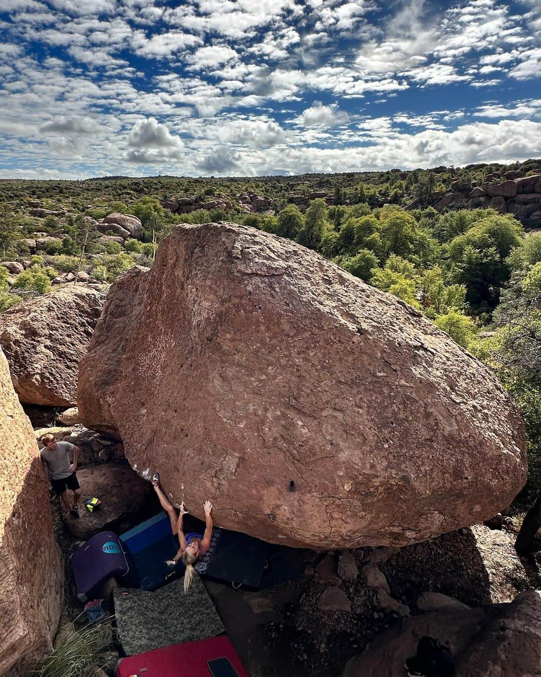 シエラ・ブレア・コイルさんのインスタグラム写真 - (シエラ・ブレア・コイルInstagram)「Still working The Rail Extension…😝  📷: @queencreekbouldering」11月19日 3時17分 - sierrablaircoyl