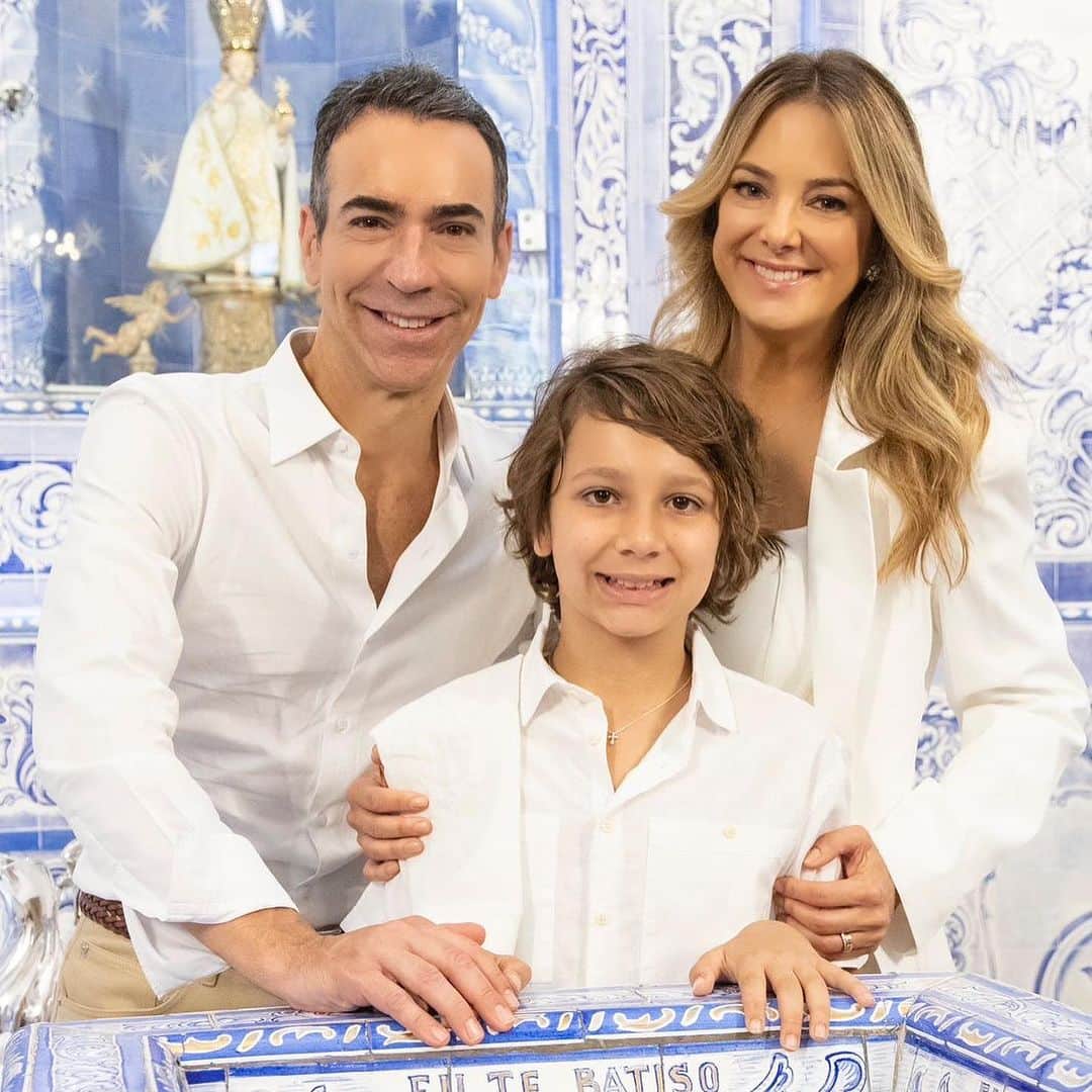 Tic iPinheiroのインスタグラム：「Registro muito especial do batizado do nosso afilhado Fredinho💙 Estamos muito felizes de participar dessa benção, e vamos honrar sempre com nosso compromisso! Amamos vcs💙」