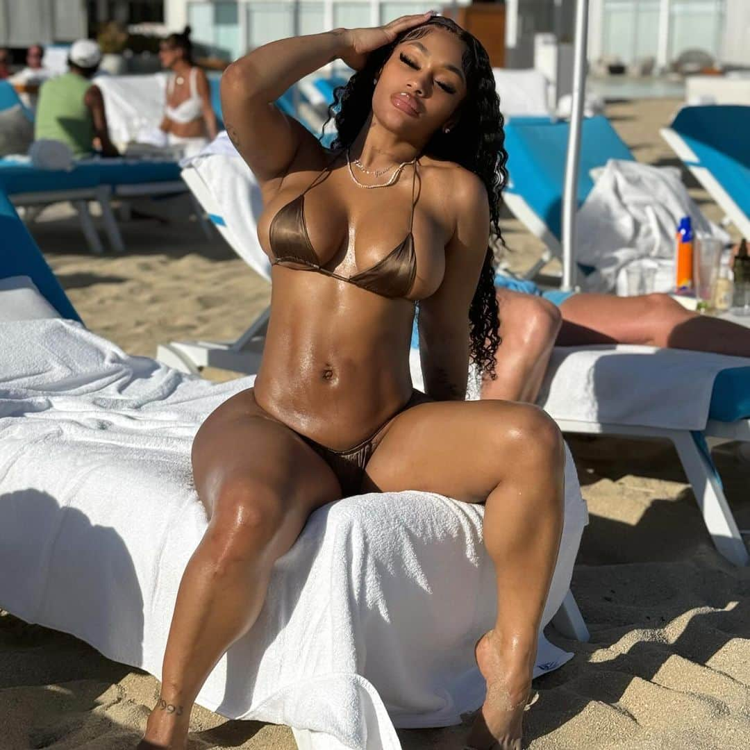 Lira Mercerさんのインスタグラム写真 - (Lira MercerInstagram)「Alexa, Play WATER.💧@FashionNova」11月19日 3時50分 - lira_galore