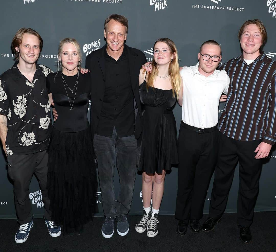 トニー・ホークさんのインスタグラム写真 - (トニー・ホークInstagram)「Last night we celebrated 20 years of @theskateparkproject’s work with a stellar crew at the legendary @chateaumarmont. Thanks to everyone that showed up to support our mission for more public skateparks in underserved areas. It was a fundraising success and will serve to help us to provide more free & inclusive spaces for communities in need. 🛹🎉」11月19日 3時52分 - tonyhawk