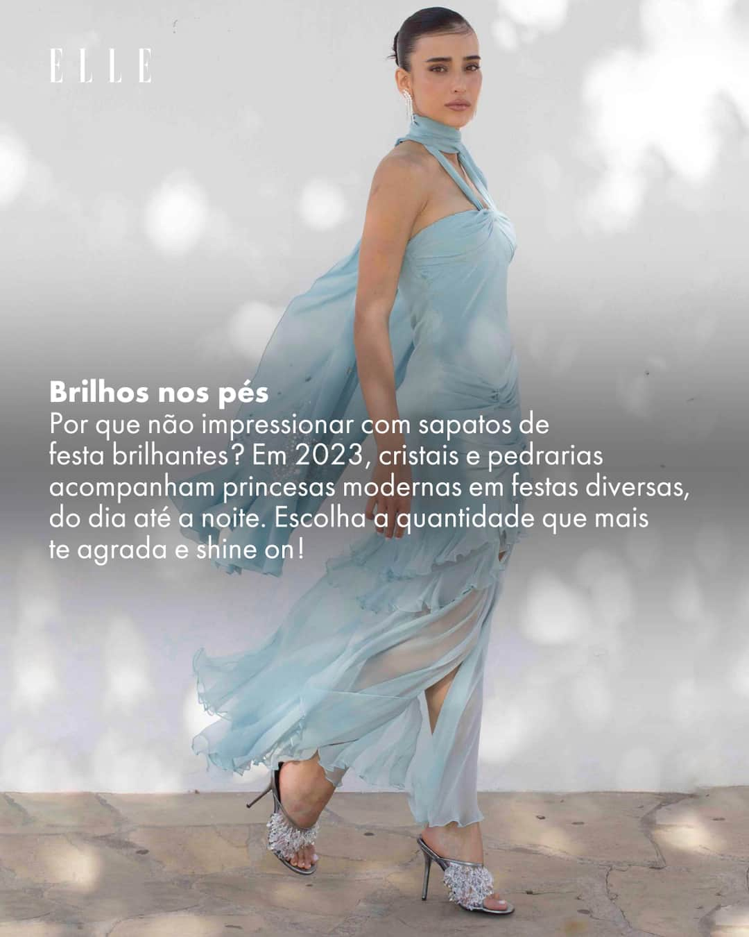 ELLE Brasilさんのインスタグラム写真 - (ELLE BrasilInstagram)「Está aberta, oficialmente, a temporada de festas! Dezembro costuma ser um dos meses mais agitados do ano, com Natal e Ano Novo, confraternizações e rolês mil todos os dias. Você que se sente perdida na hora de escolher o sapato perfeito para cada uma delas, @chantalsordi te ajuda. Nossa editora de consumo separou oito modelos pra você nunca ficar sem opção, e, em elle.com.br, na aba Lookbook, tem mais de 25 sapatos para você escolher.」11月19日 4時01分 - ellebrasil