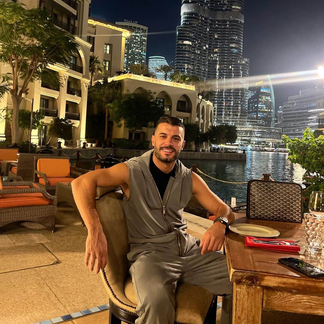 イアゴ・ファルケ・シルバさんのインスタグラム写真 - (イアゴ・ファルケ・シルバInstagram)「Dubai 😎」11月19日 4時26分 - iagofalque10
