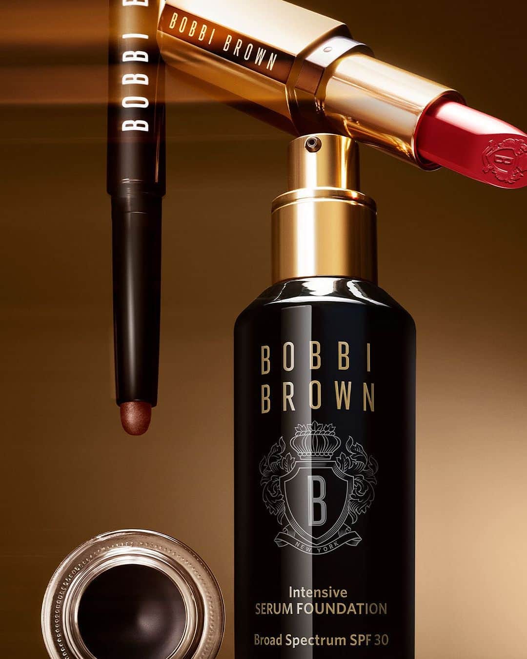 ボビイブラウンのインスタグラム：「Keep the party (and your look) going with these festive, out-all-night essentials.  HOLIDAY MUST-HAVES: • Long-Wear Gel Eyeliner in Black Ink: High-impact, waterproof formula that lasts for 8 hours • Long-Wear Cream Shadow Stick in Mulberry: Swipe-and-go stick for 24-hour eye looks • Intensive Serum Foundation: 12-hour color-true coverage that hydrates and plumps • Luxe Lipstick in Soho Sizzle: Instantly nourishing, long- lasting color  #BobbiBrown #LongLastingMakeup #PartyMakeup #Makeup #Beauty」