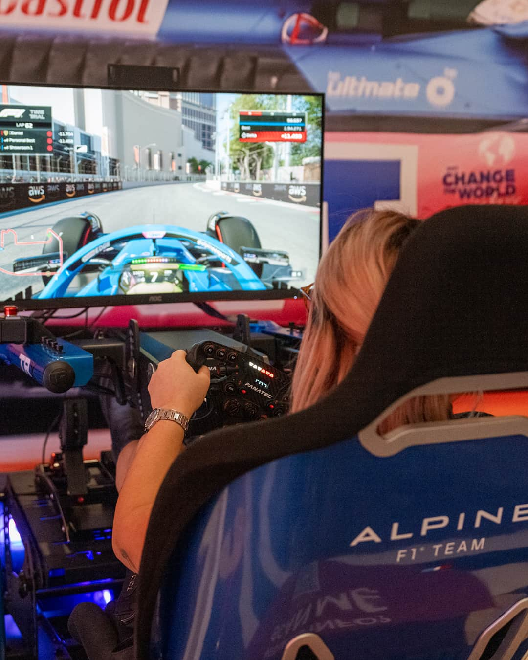 The Venetian Las Vegasのインスタグラム：「Think you have what it takes to drive like @pierregasly or @estebanocon? Test your skills on our @trakracer race simulators!」