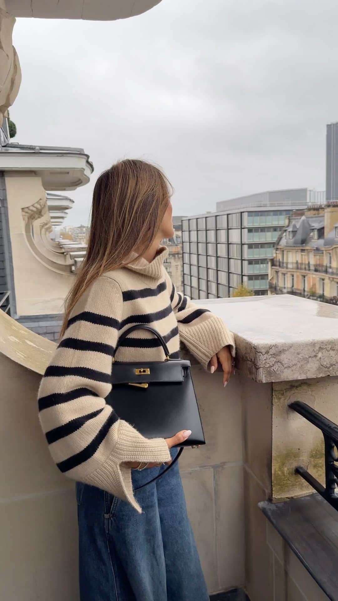 Tamara Kalinicのインスタグラム：「Moody Paris has a special vibe. Best view from @hotellutetia #thesetcollection」