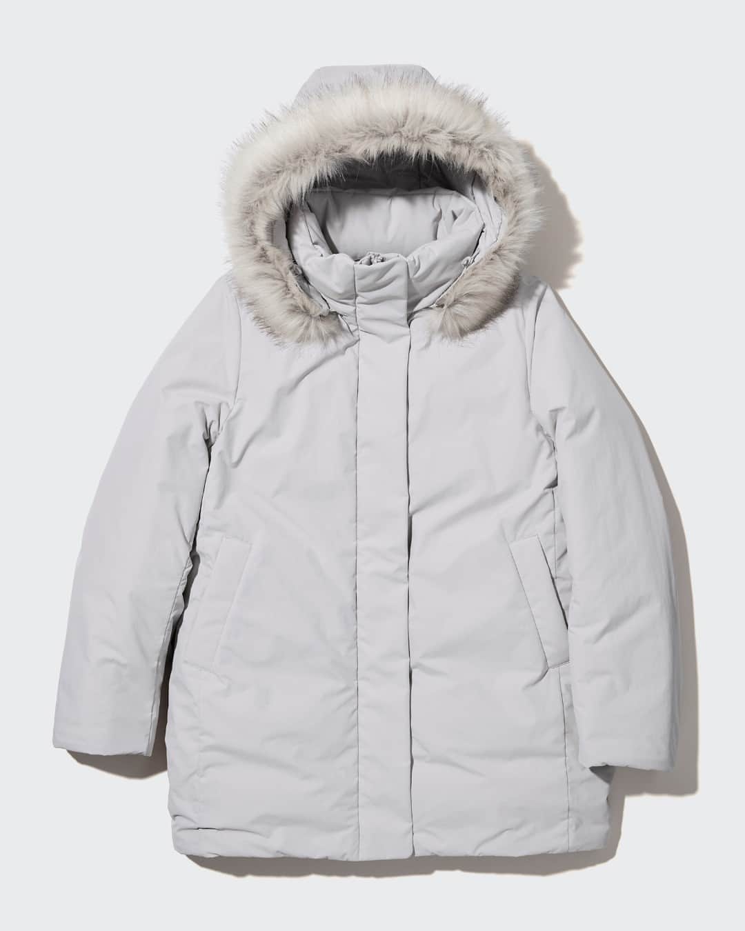 uniqlousaのインスタグラム：「Cool outerwear for cold weather is right this way… Shop the high-performance, warm Hybrid Down Coat for a limited-time offer during our Thank you event!   #Uniqlo #Uniqlousa #WinterJackets」