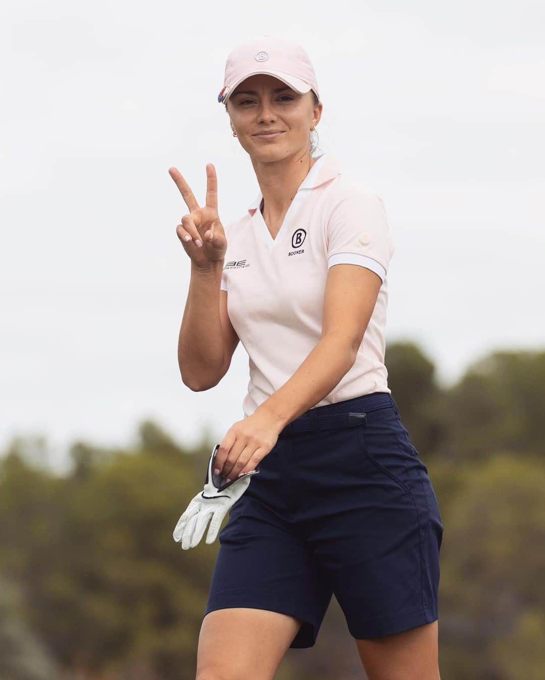 クララ・スピルコバのインスタグラム：「Muchas gracias Mallorca! #t13 ⛳️🇪🇸 📸 @letgolf @mallorcagolfopen A díky, že můžem! ✌️🇨🇿」