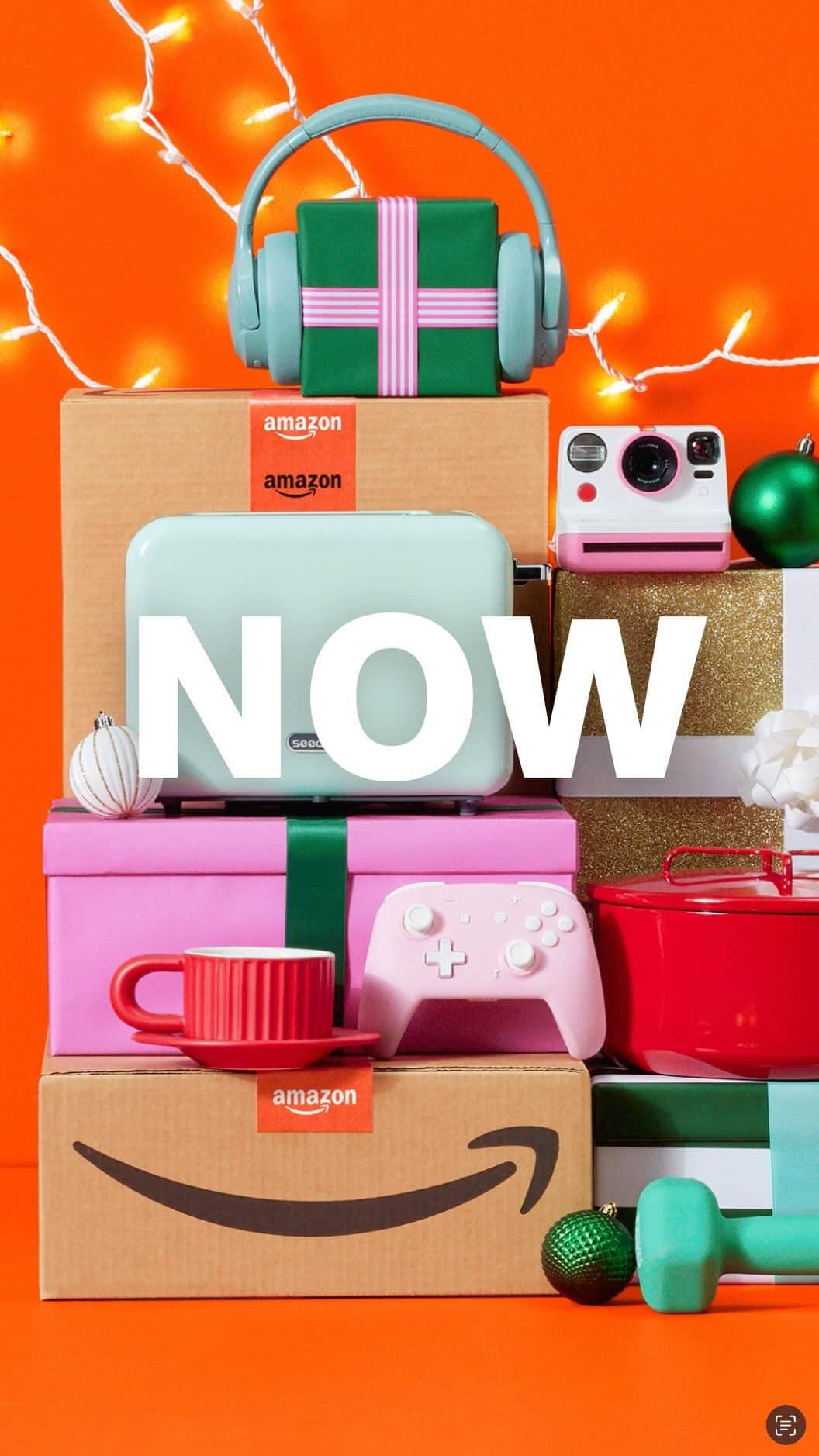 Amazonのインスタグラム：「It's saving season. Whether you're decking the halls or gifting a loved one, holiday deals are an opportunity to save while spreading joy. Check our link in bio and let the celebrations begin!」