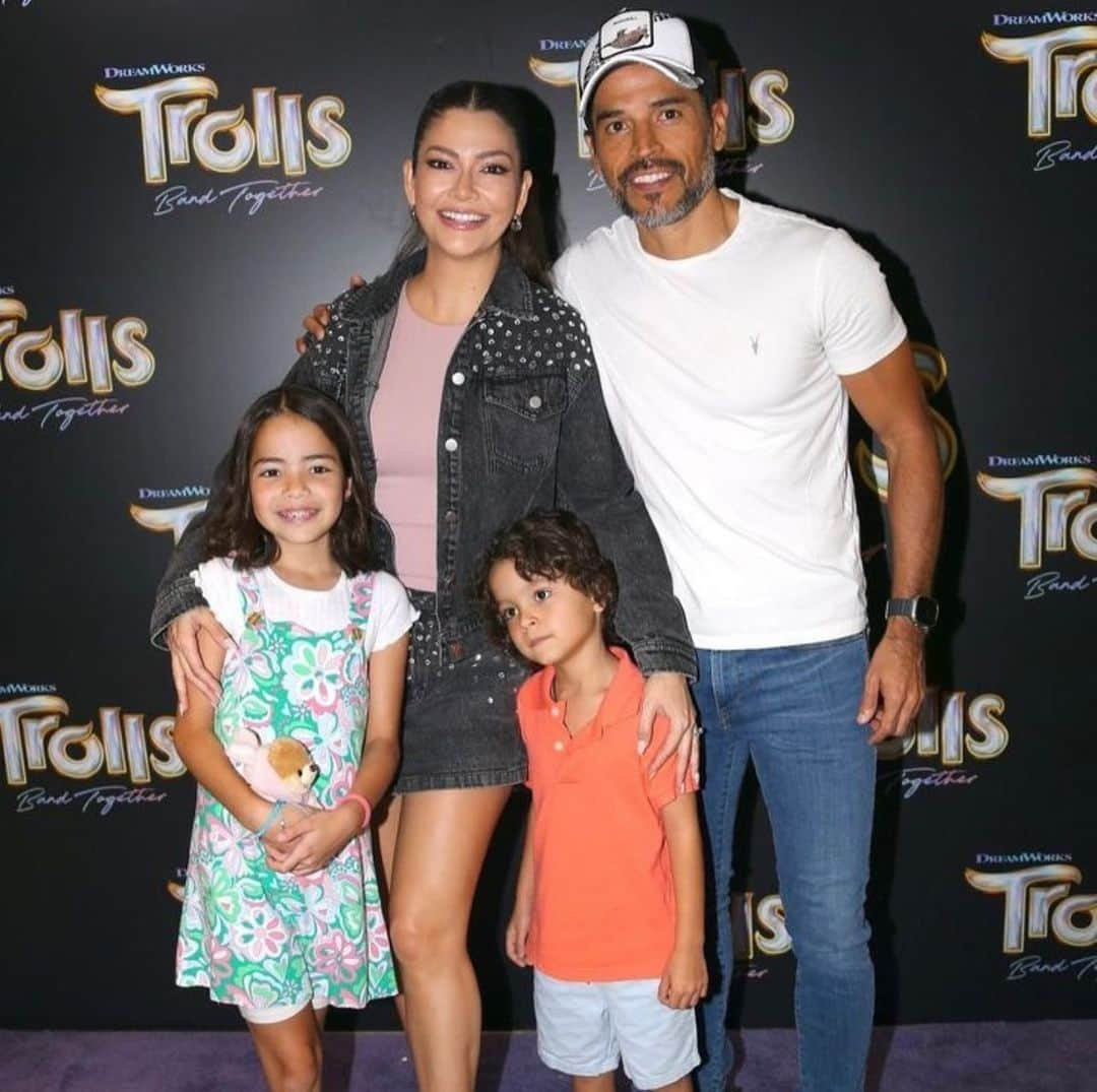 Despierta Americaのインスタグラム：「#ToniCosta, #MichelleGalvan, #PamelaSilva y #AnaPatricia, disfrutaron al máximo el estreno de la película 'Trolls Band Together'. 🌟🥰🥳  📸: Mezcal Entertainment」