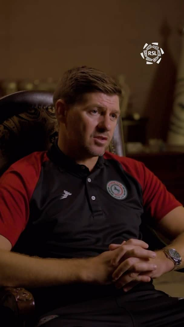 スティーヴン・ジェラードのインスタグラム：「🗣️ “When my agent brought me the opportunitiy for Ettifaq, I thought it was most exciting”  Steven Gerrard talks life at @Ettifaq in this exclusive interview 🟢🔴  #yallaRSL」