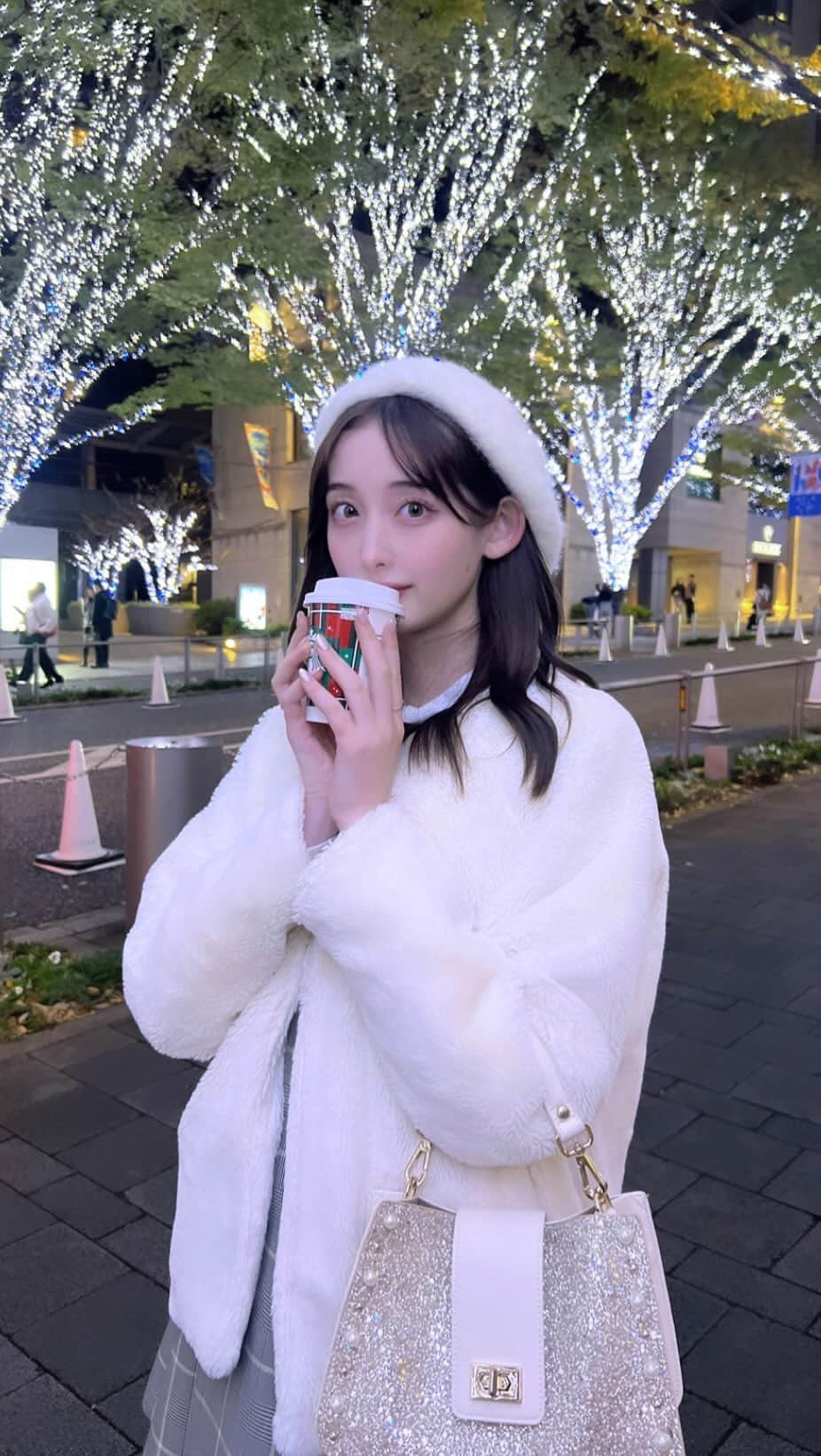 菜那セシルのインスタグラム：「⸜❄️⸝🤍」