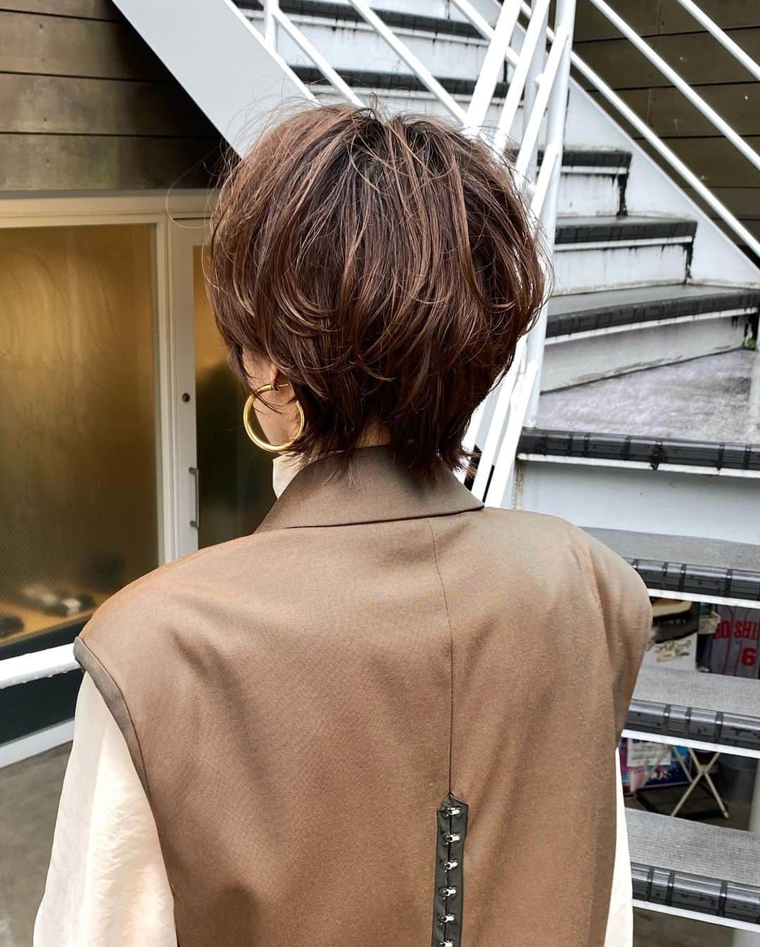 Miki Kanekoさんのインスタグラム写真 - (Miki KanekoInstagram)「hair cut ✂︎ @keiko00000 ♡  冬になるとタートルやコートの襟の邪魔になるから 長めの方が似合うって言われるけど どうしても短く切りたくなっちゃう😂 くせ毛で猫っ毛だけど毛量多くて すぐ伸びるしすぐ増えます🌀  #ショートヘア」11月19日 7時26分 - mikiaoba