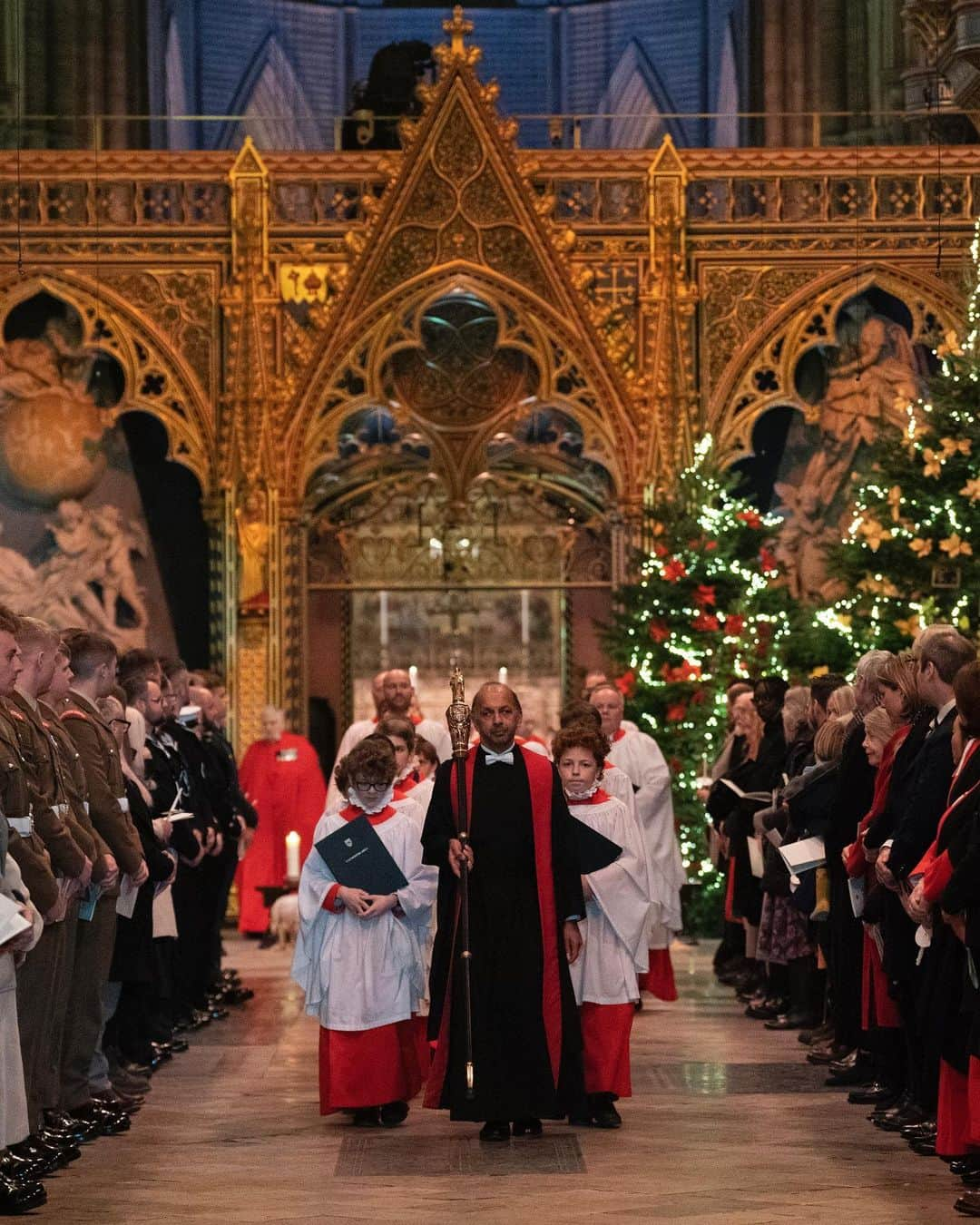 ウィリアム（ケンブリッジ公）さんのインスタグラム写真 - (ウィリアム（ケンブリッジ公）Instagram)「A very special Carol Service, coming soon.  Together At Christmas with @earlychildhood is returning to Westminster Abbey on Friday 8 December.  This will be a special moment to thank all those who do so much to support babies, young children and families in our communities across the UK.  We can’t wait for you to join us too - tune in on @ITV, Christmas Eve」11月19日 7時28分 - princeandprincessofwales