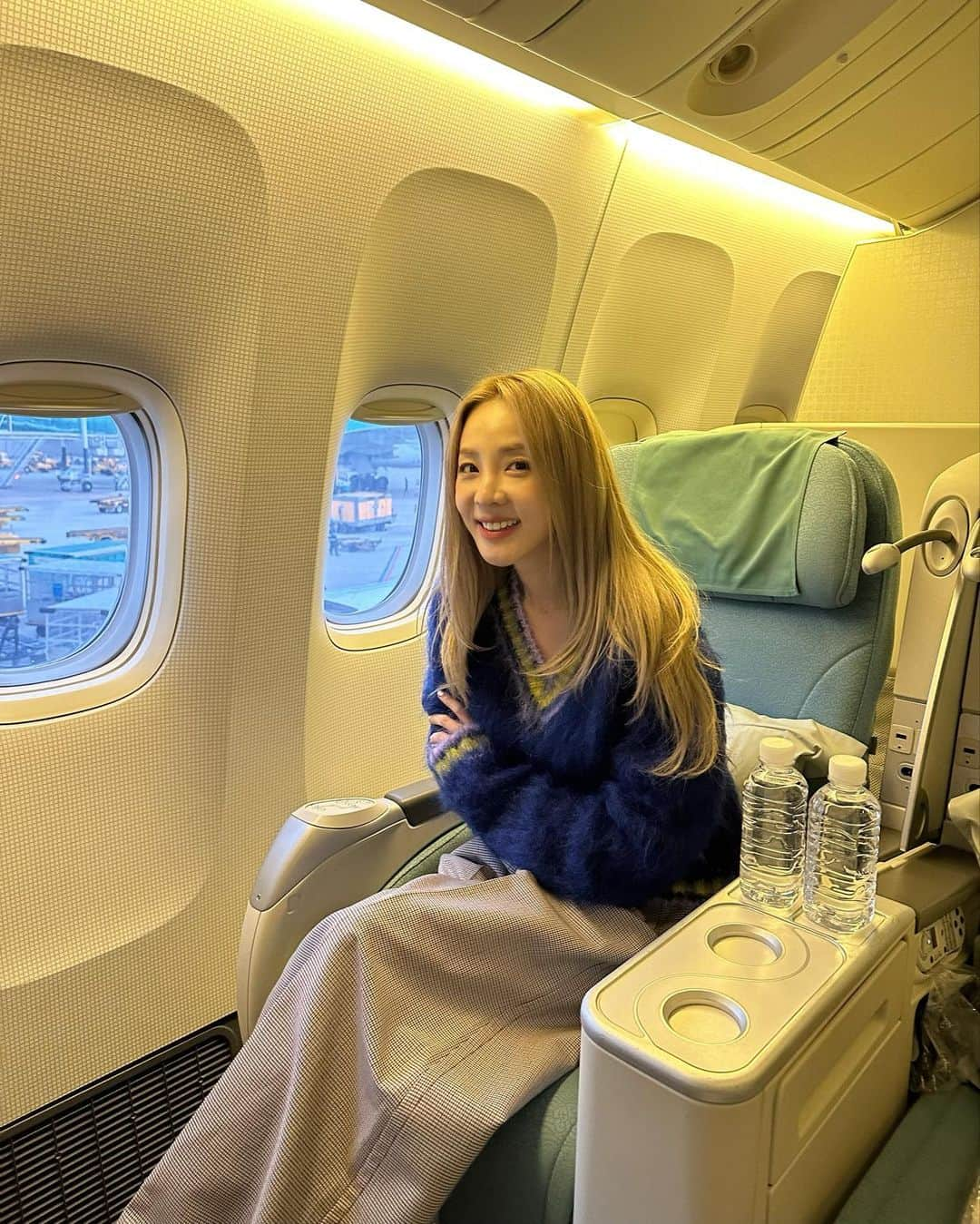 ダラ さんのインスタグラム写真 - (ダラ Instagram)「✈️」11月19日 7時56分 - daraxxi