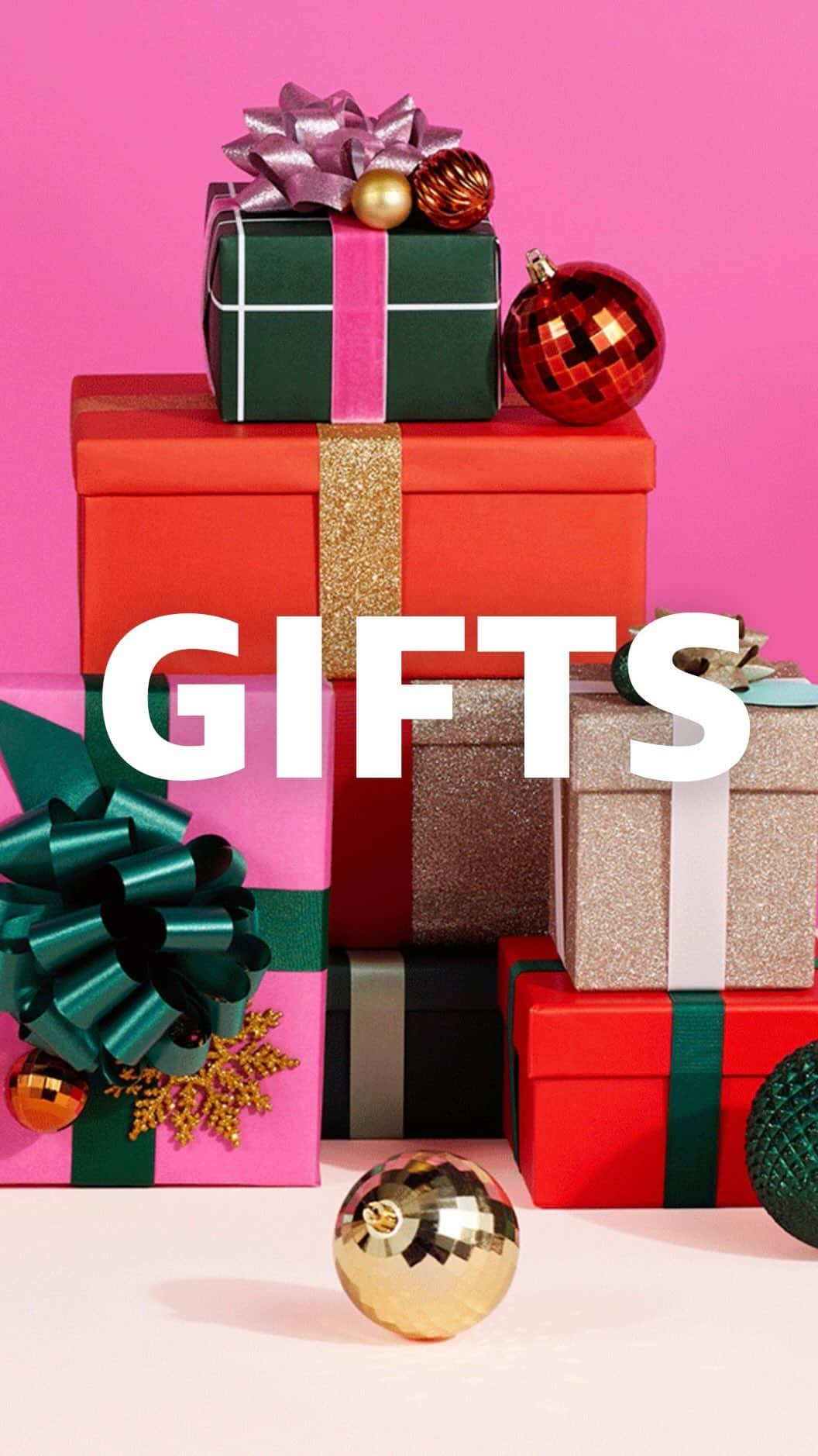 Amazonのインスタグラム：「Stack up the savings on the best gifts in every category. From fashion, to tech, to home decor check our link in bio and start saving.」