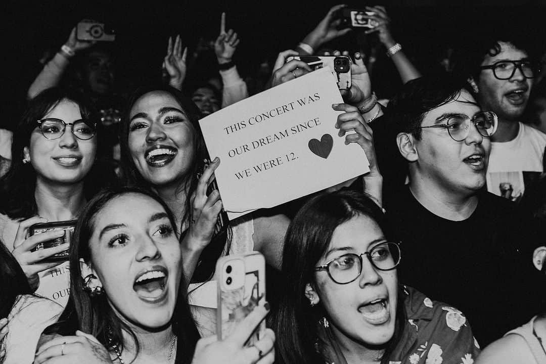 The Lumineersさんのインスタグラム写真 - (The LumineersInstagram)「Monterrey Mexico! We came we saw and we met @theoppositeoflovesindifference Thank you for 2 amazing nights! | 📸: @rkdeeb」11月19日 8時06分 - thelumineers