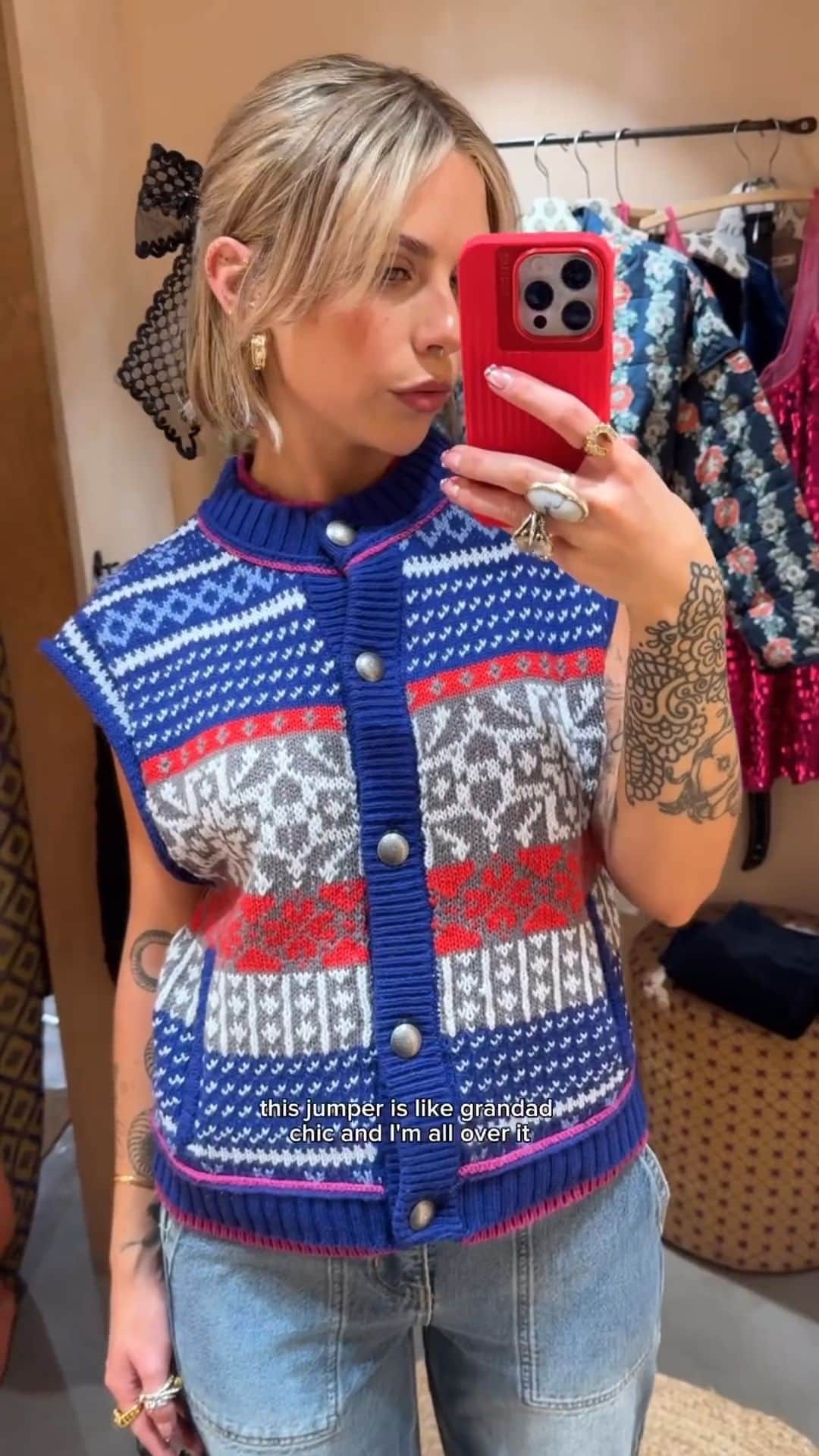 のインスタグラム：「Needing holiday party inspiration? Come shopping with us at our Floral Street store in London and explore the looks yourself at our link in bio. @betsiebb @freepeopleeu」