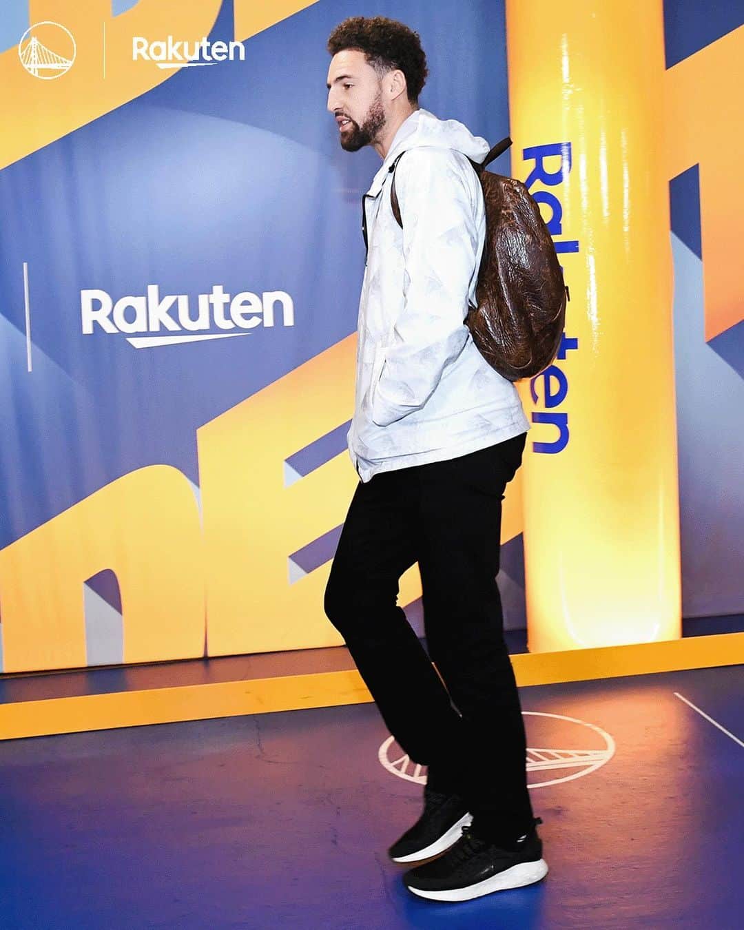 ゴールデンステート・ウォリアーズさんのインスタグラム写真 - (ゴールデンステート・ウォリアーズInstagram)「Greetings from Warriors Ground.  @rakuten || #DubNation」11月19日 8時28分 - warriors
