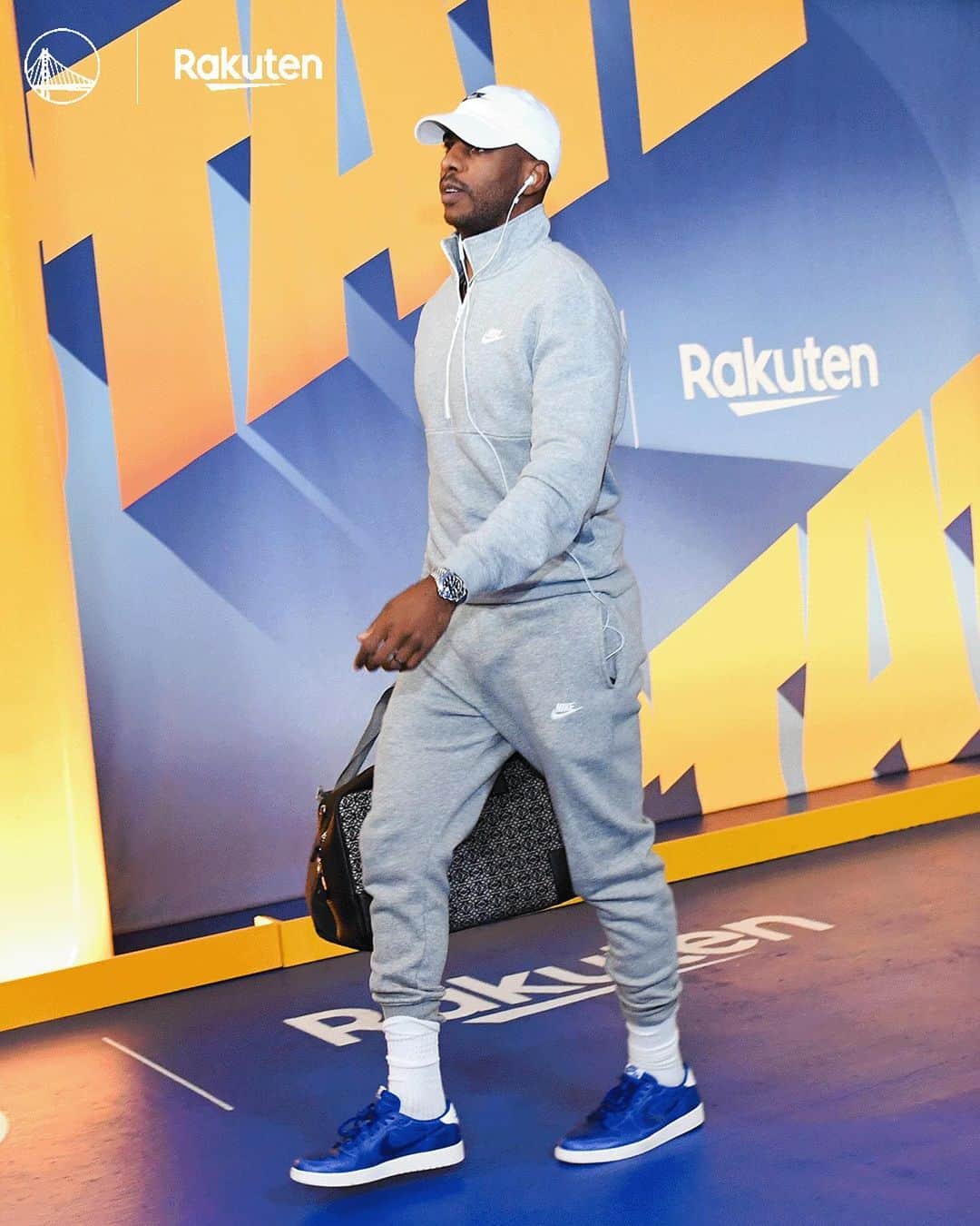 ゴールデンステート・ウォリアーズさんのインスタグラム写真 - (ゴールデンステート・ウォリアーズInstagram)「Greetings from Warriors Ground.  @rakuten || #DubNation」11月19日 8時28分 - warriors