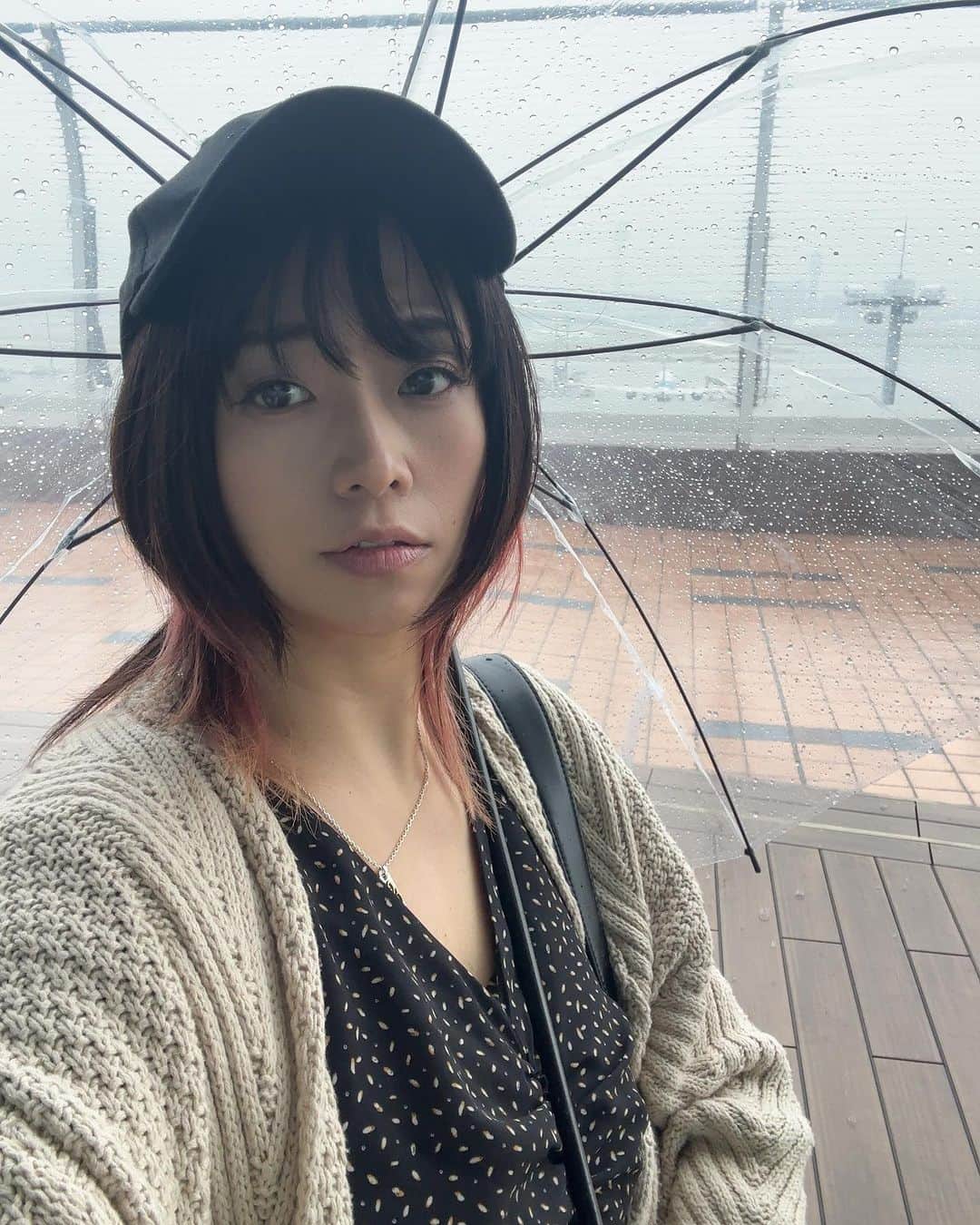 範田紗々さんのインスタグラム写真 - (範田紗々Instagram)「すごい雨風だったよ😳 #羽田空港 #ラスボス出てきそう」11月19日 8時36分 - handa_sasa