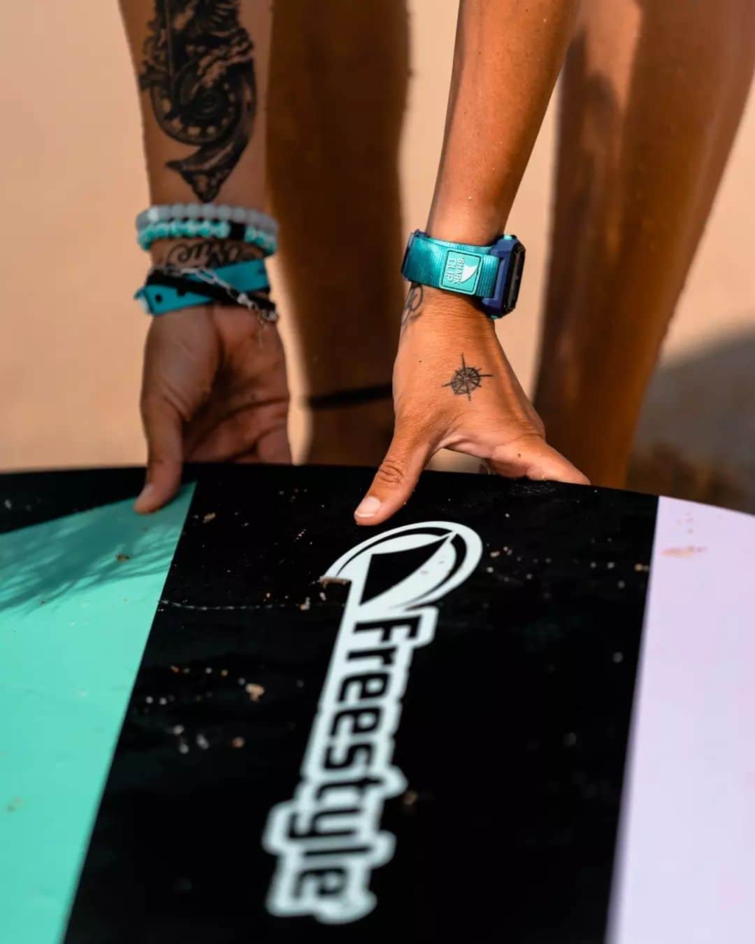 フリースタイルのインスタグラム：「Shredding the waves with the legendary @ambertorrealba 🌊 With her Signature Shark Watch, she's always ready to skim the surf in style 💯⌚  🦈: #sharkwatch Reflection & Freestyle Large Waterproof Decal 📷: @ambertorrealba _ #myfreestylewatch #skim #skimboarding #skimlife #surftime #oceanlife #beachstyle」